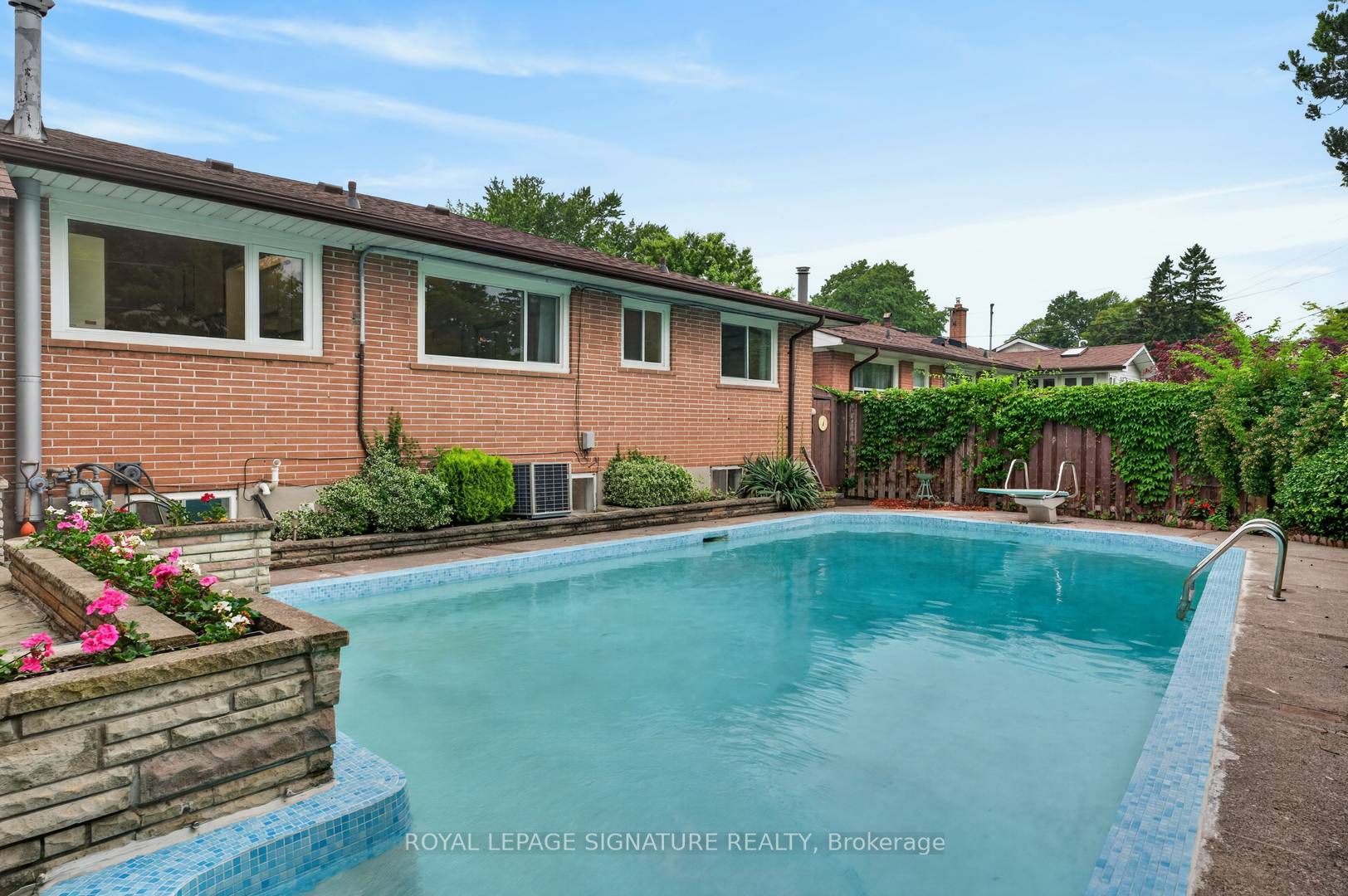 11 Regency Square Property Photo 40