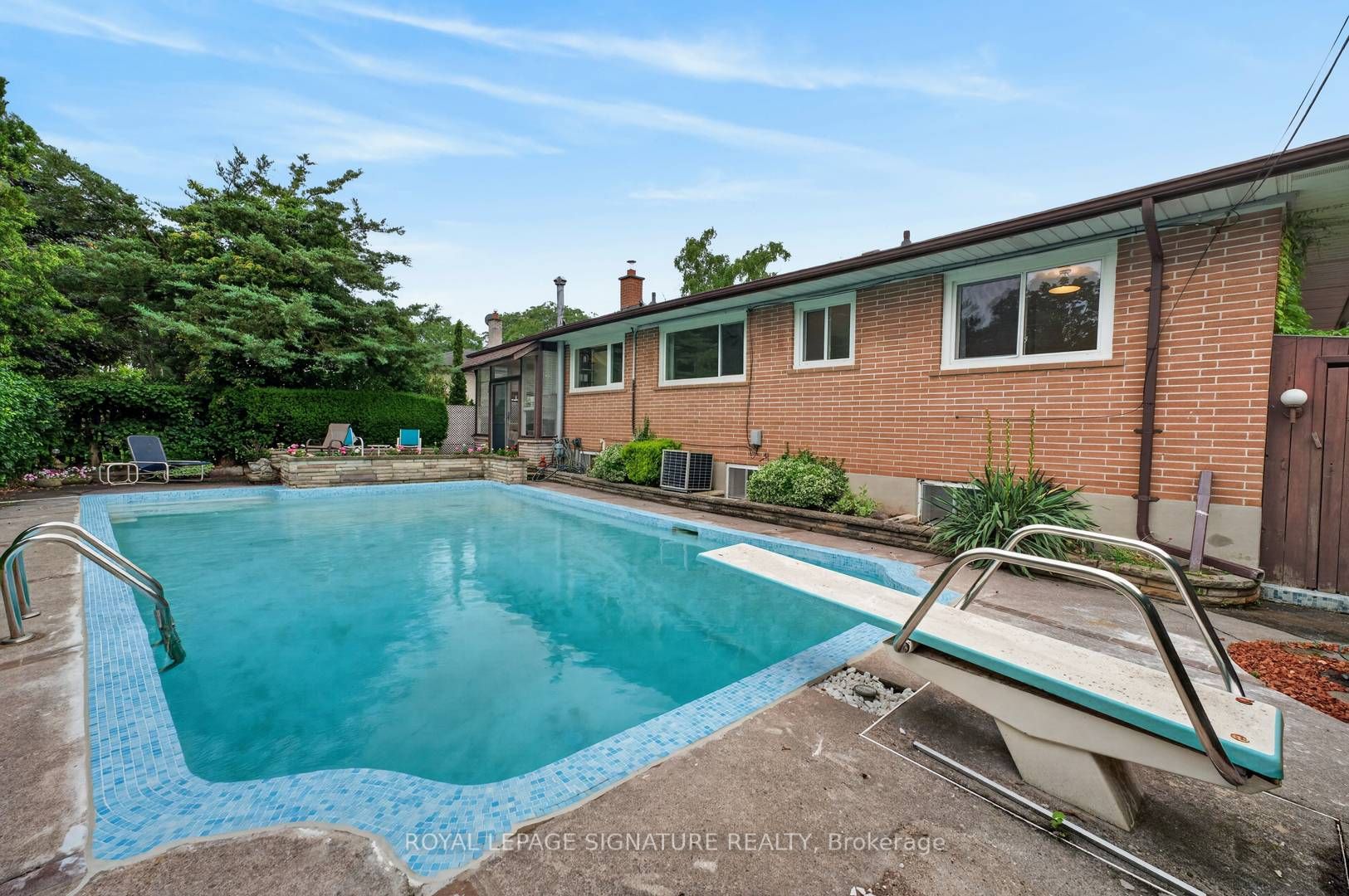 11 Regency Square Property Photo 41
