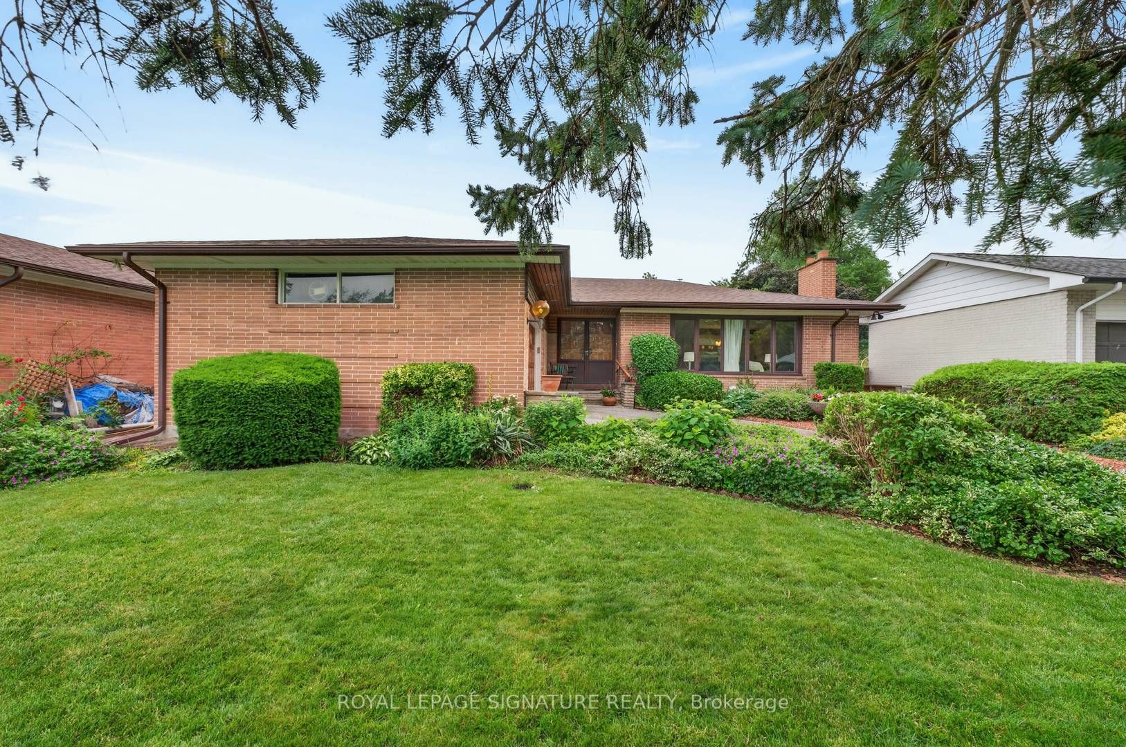 11 Regency Square Property Photo 43