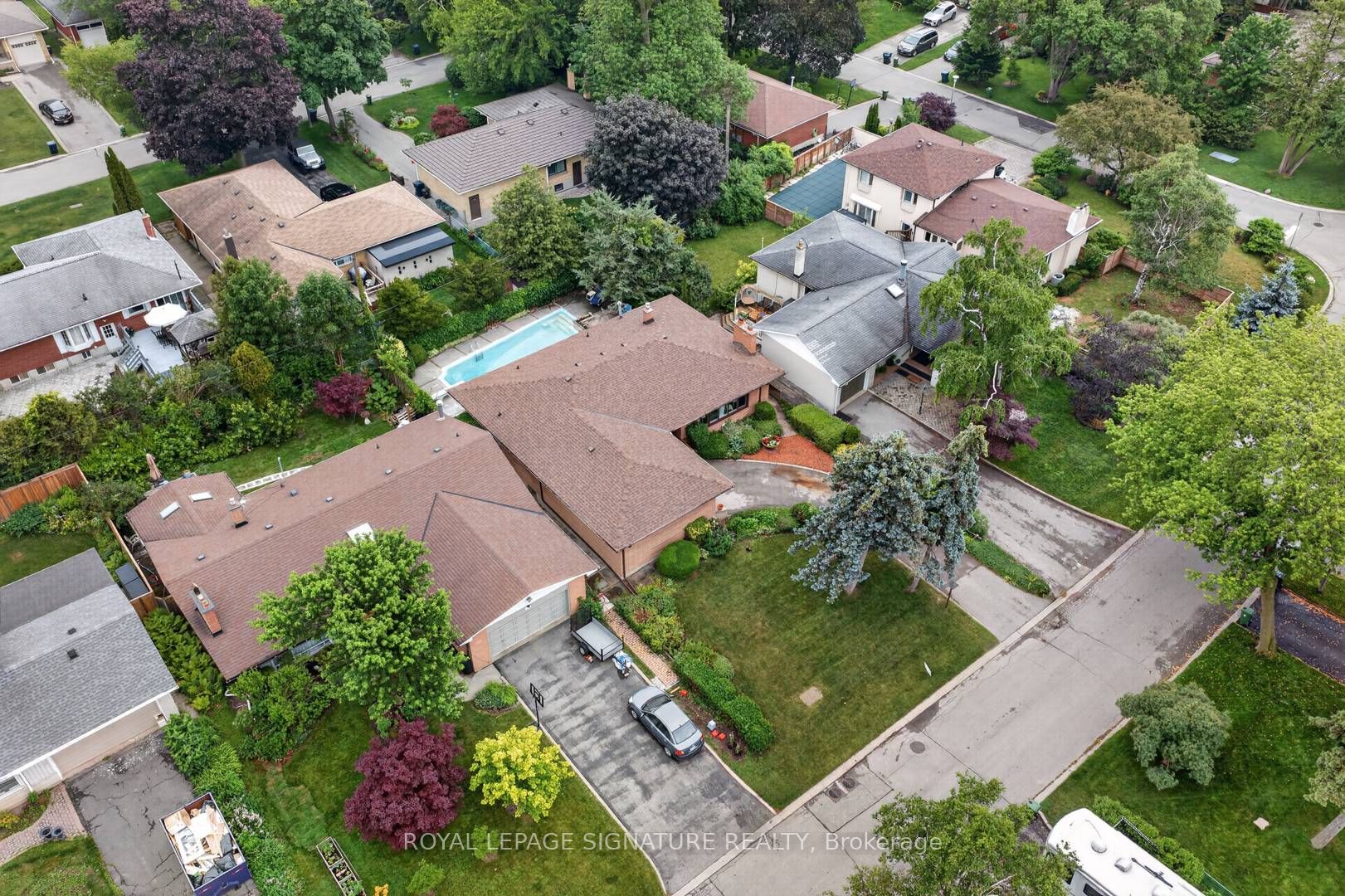 11 Regency Square Property Photo 44