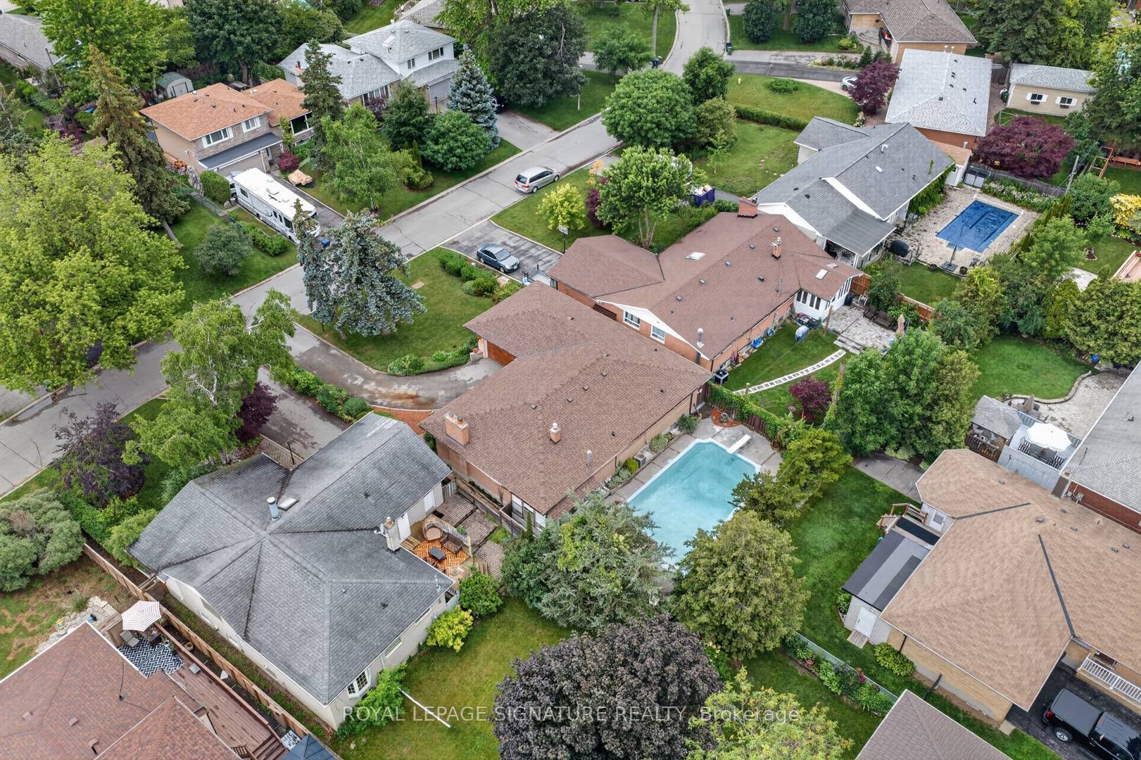 11 Regency Square Property Photo 46