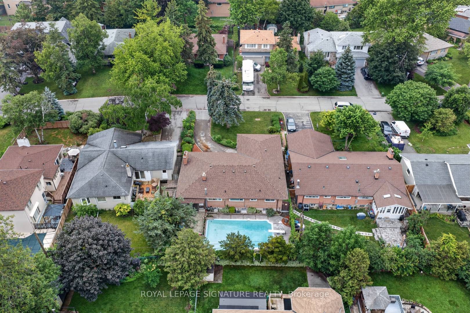 11 Regency Square Property Photo 47