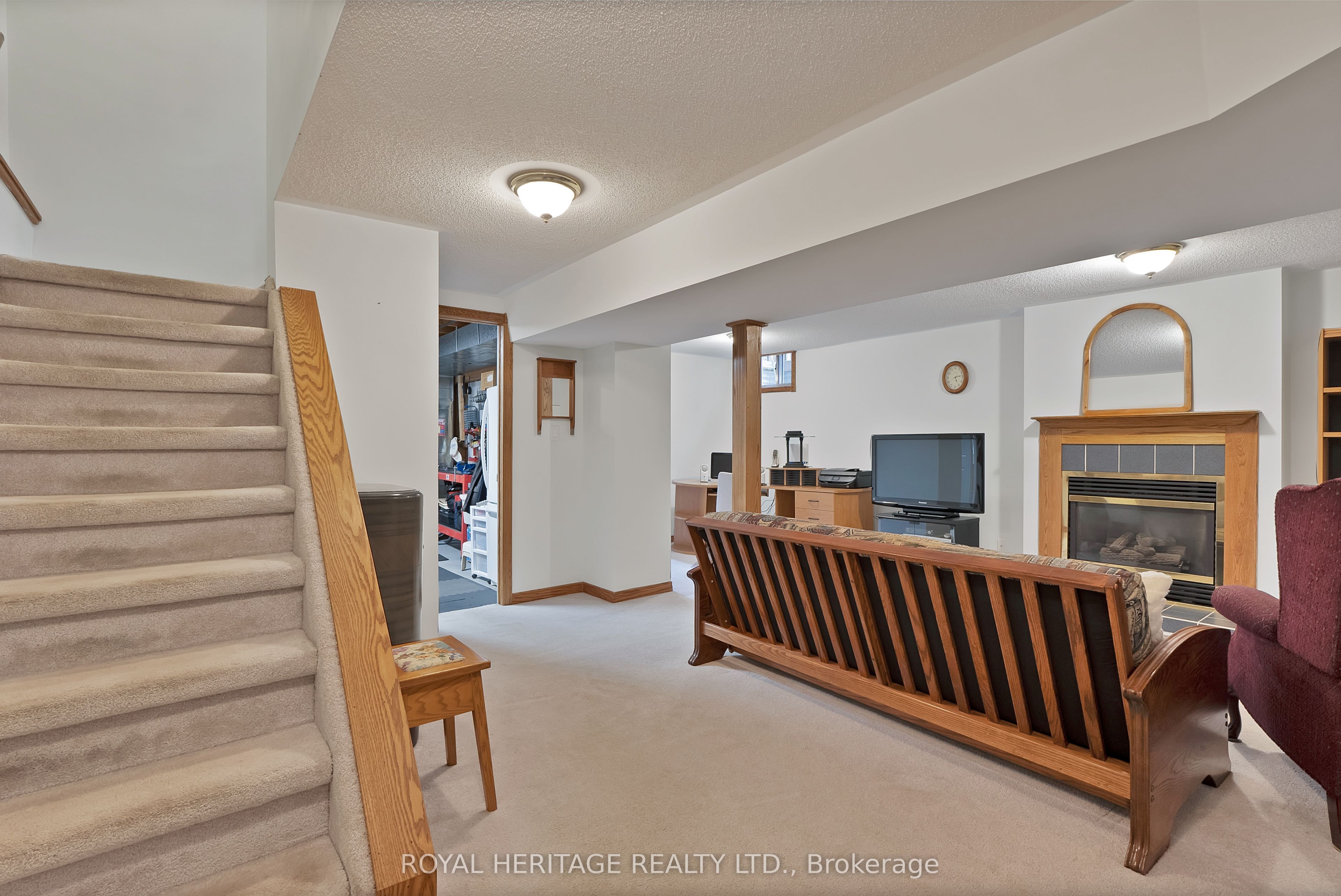 1235 Cedarcroft Crescent Property Photo 32