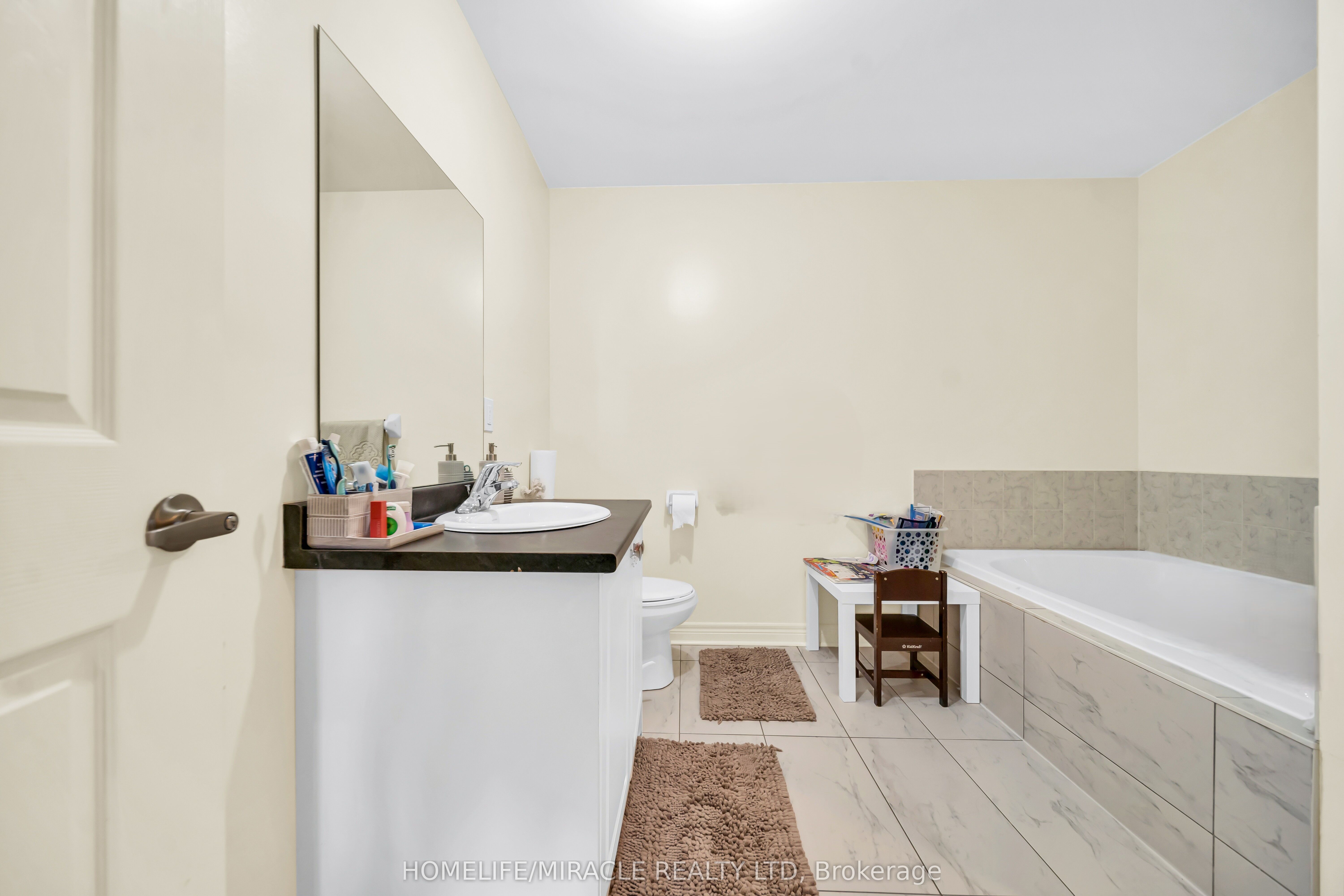 1195 Kettering Drive Property Photo 19