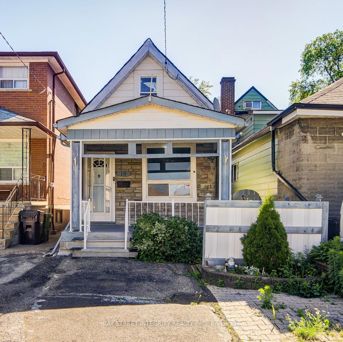 19 Robinson Avenue Property Photo 1