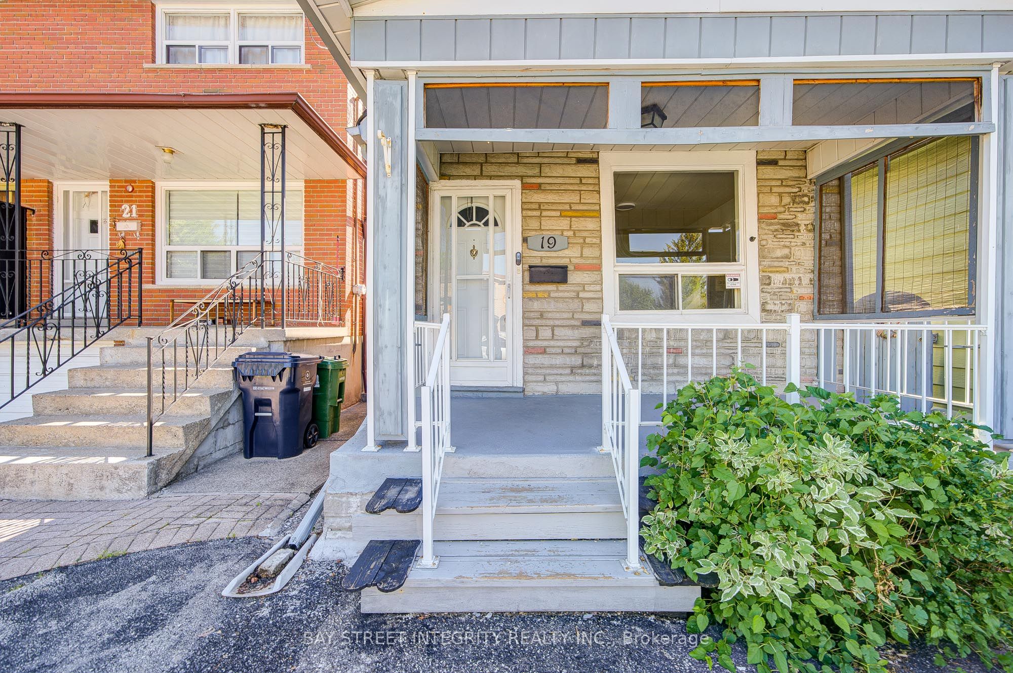 19 Robinson Avenue Property Photo 3