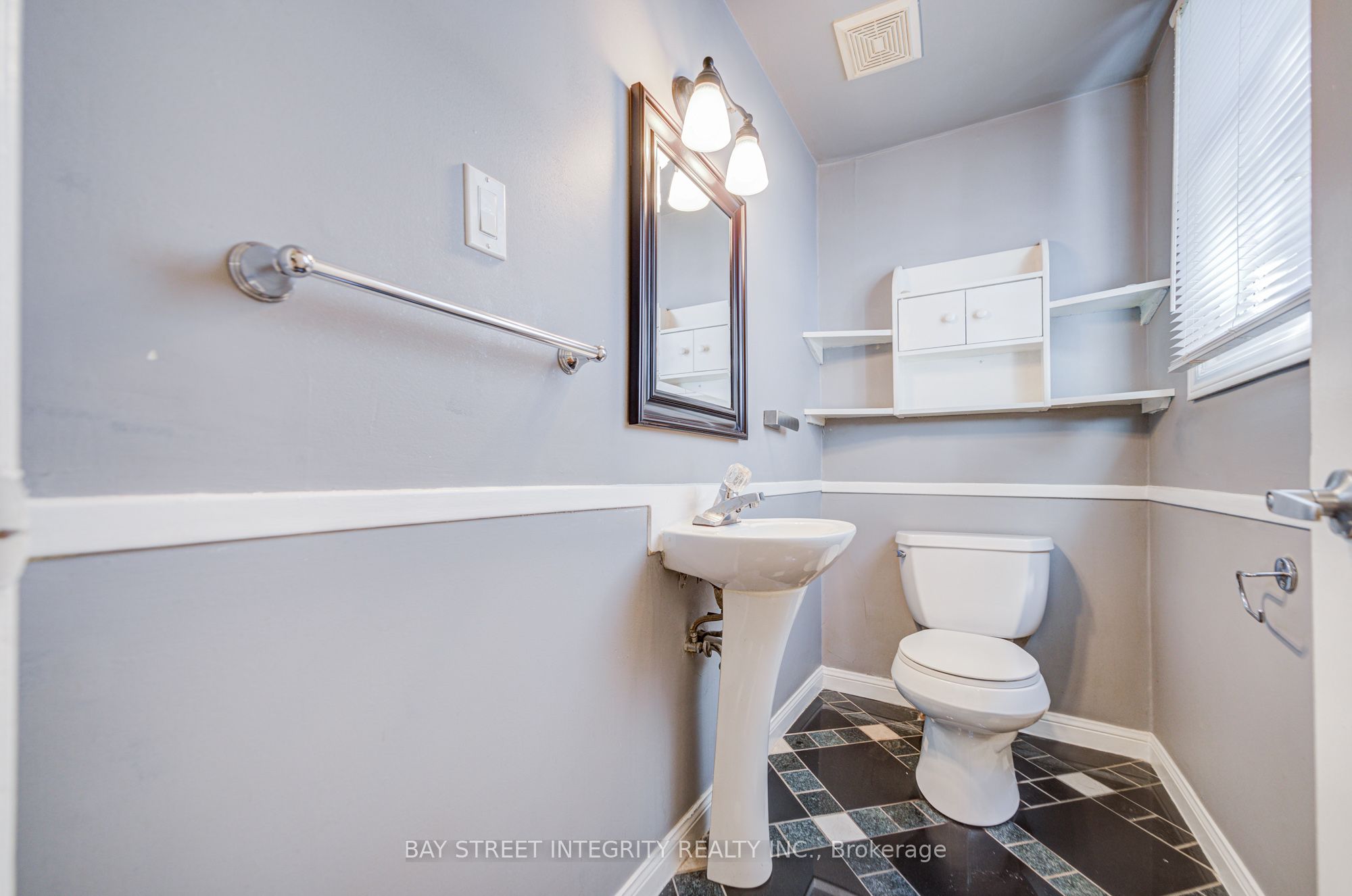 19 Robinson Avenue Property Photo 25