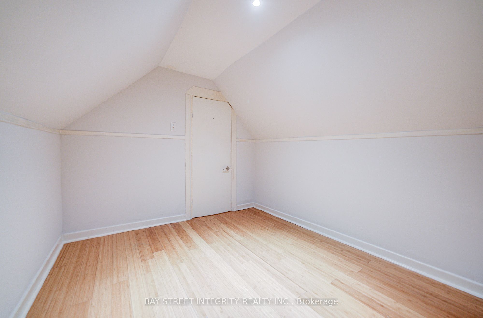 19 Robinson Avenue Property Photo 29