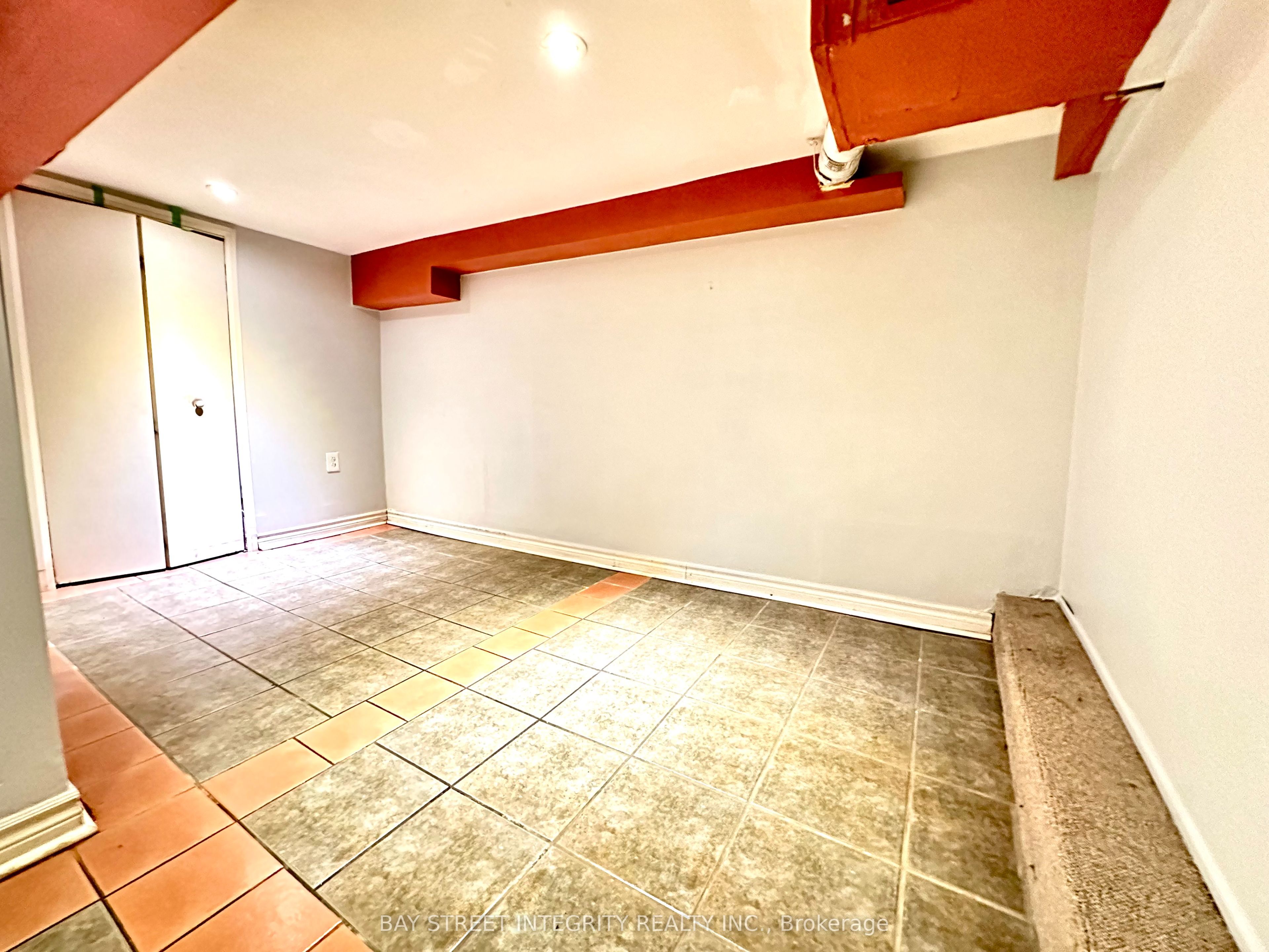 19 Robinson Avenue Property Photo 37