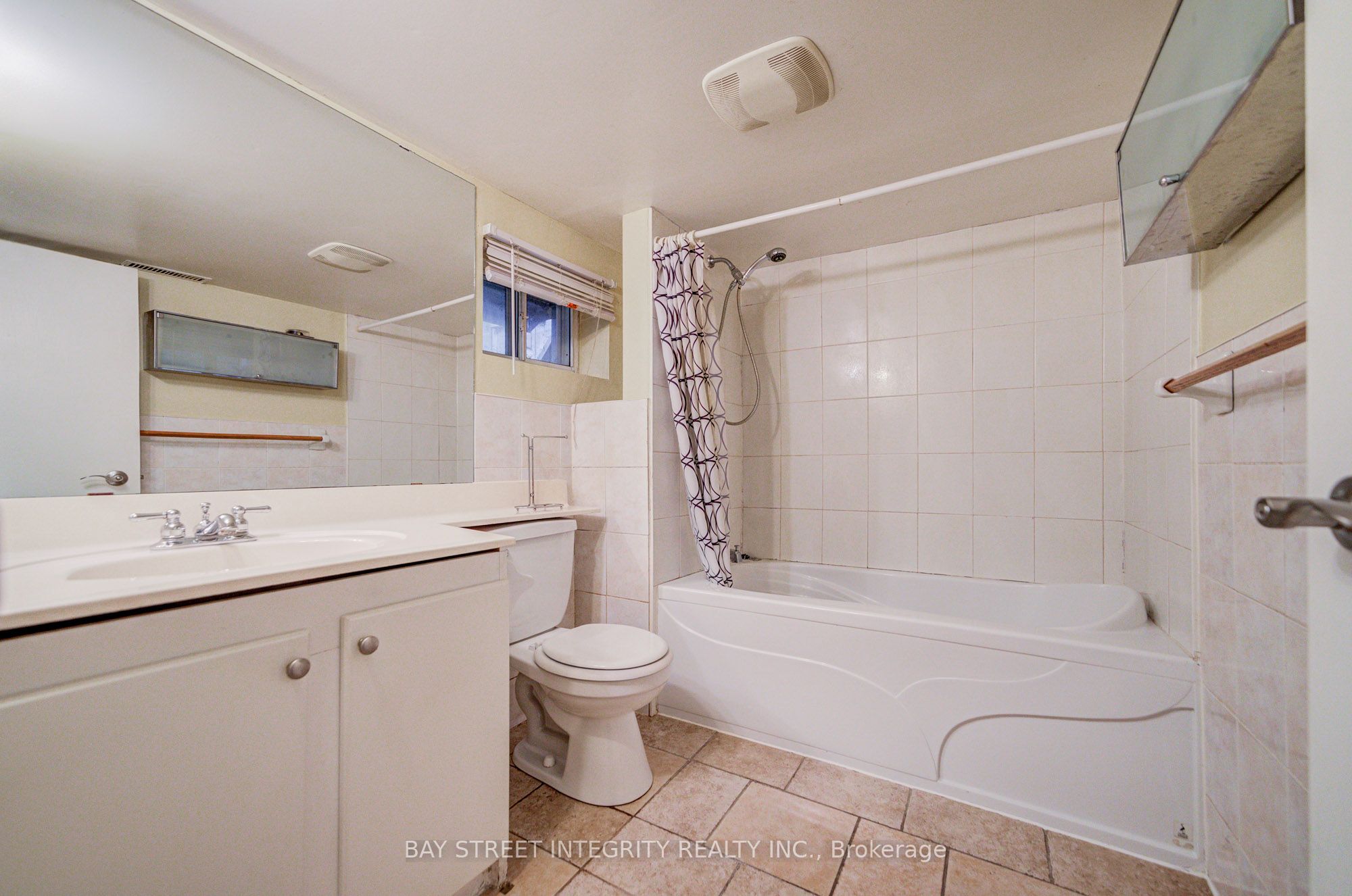 19 Robinson Avenue Property Photo 38