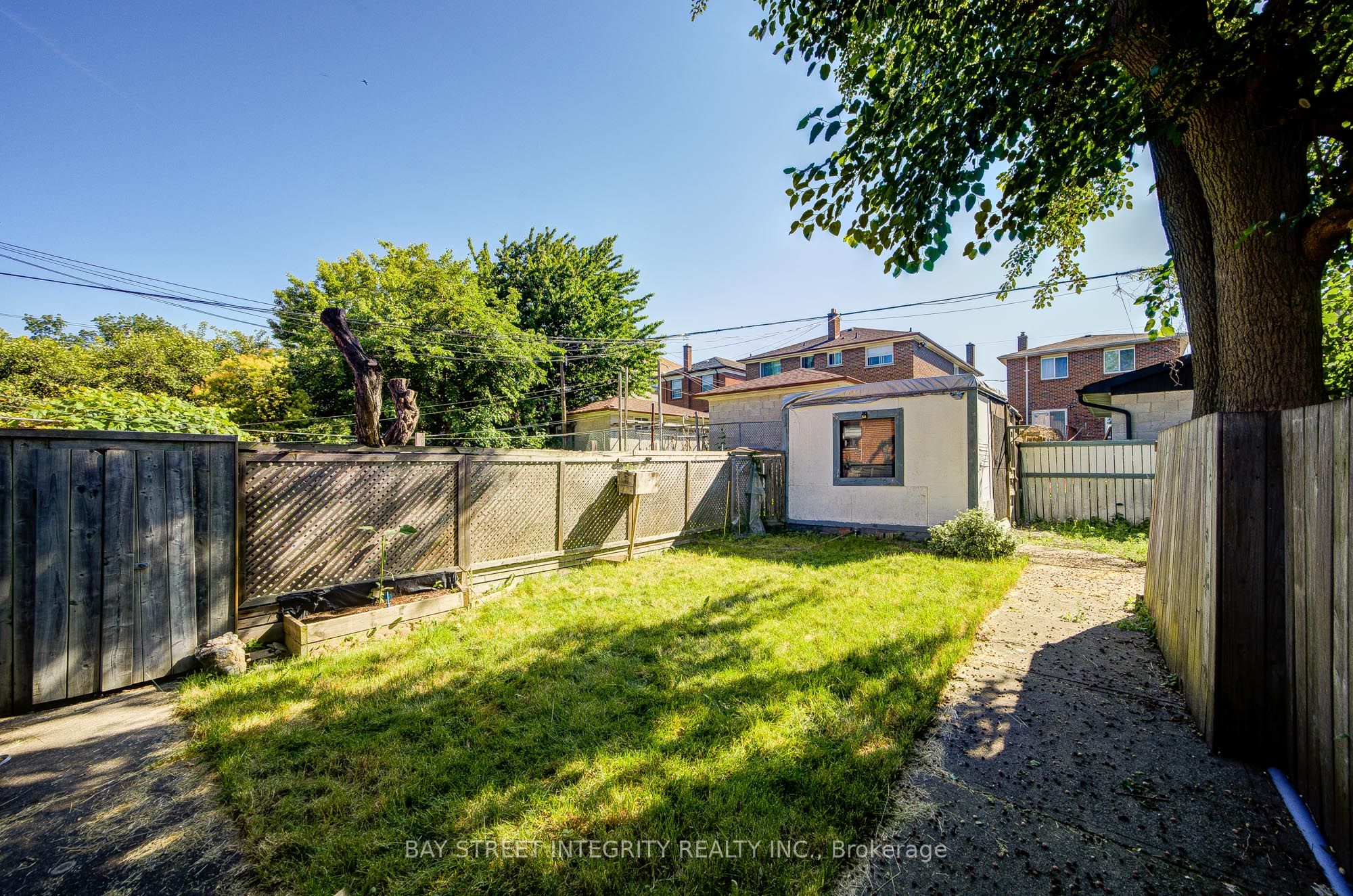 19 Robinson Avenue Property Photo 41