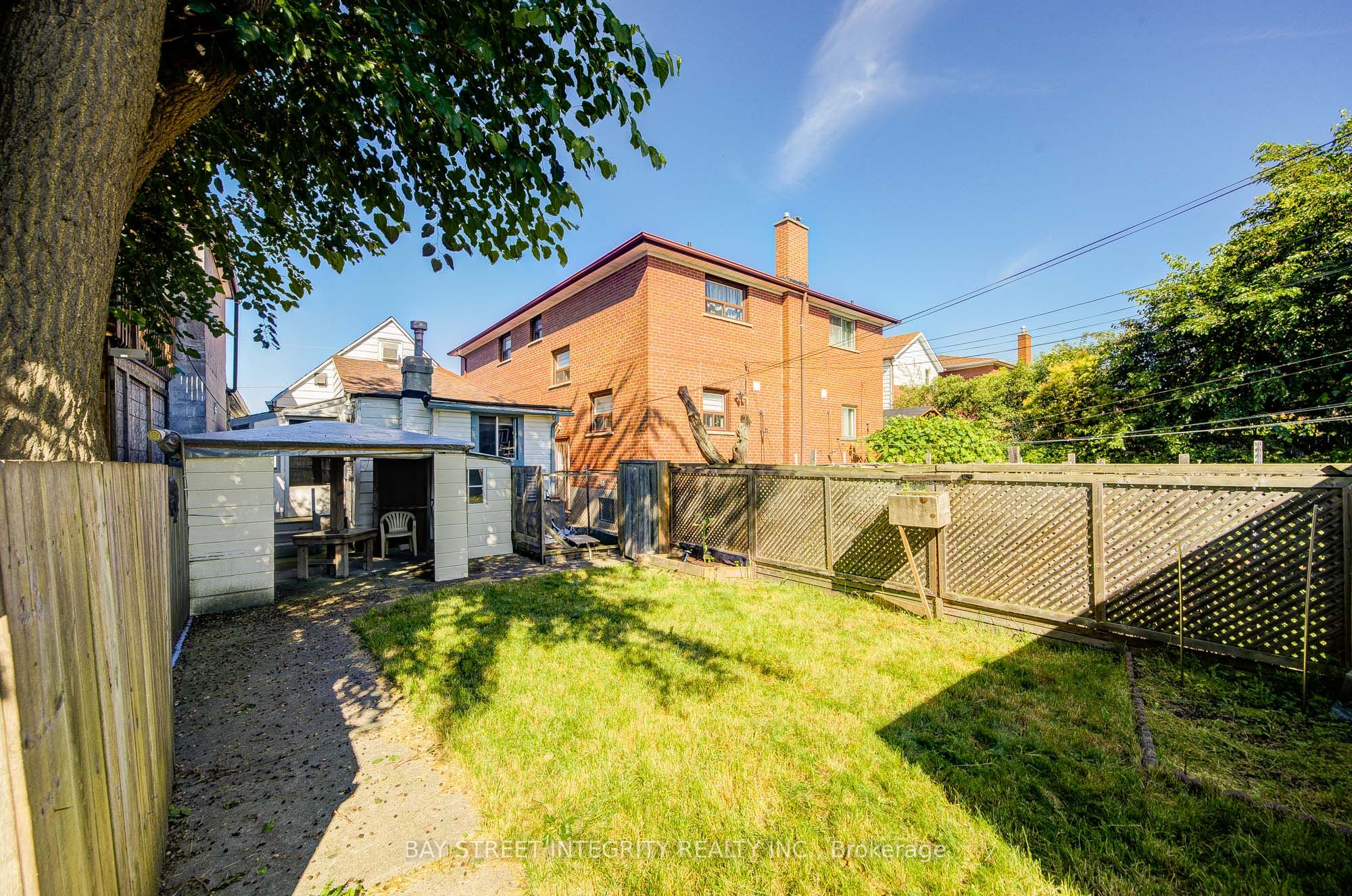 19 Robinson Avenue Property Photo 43