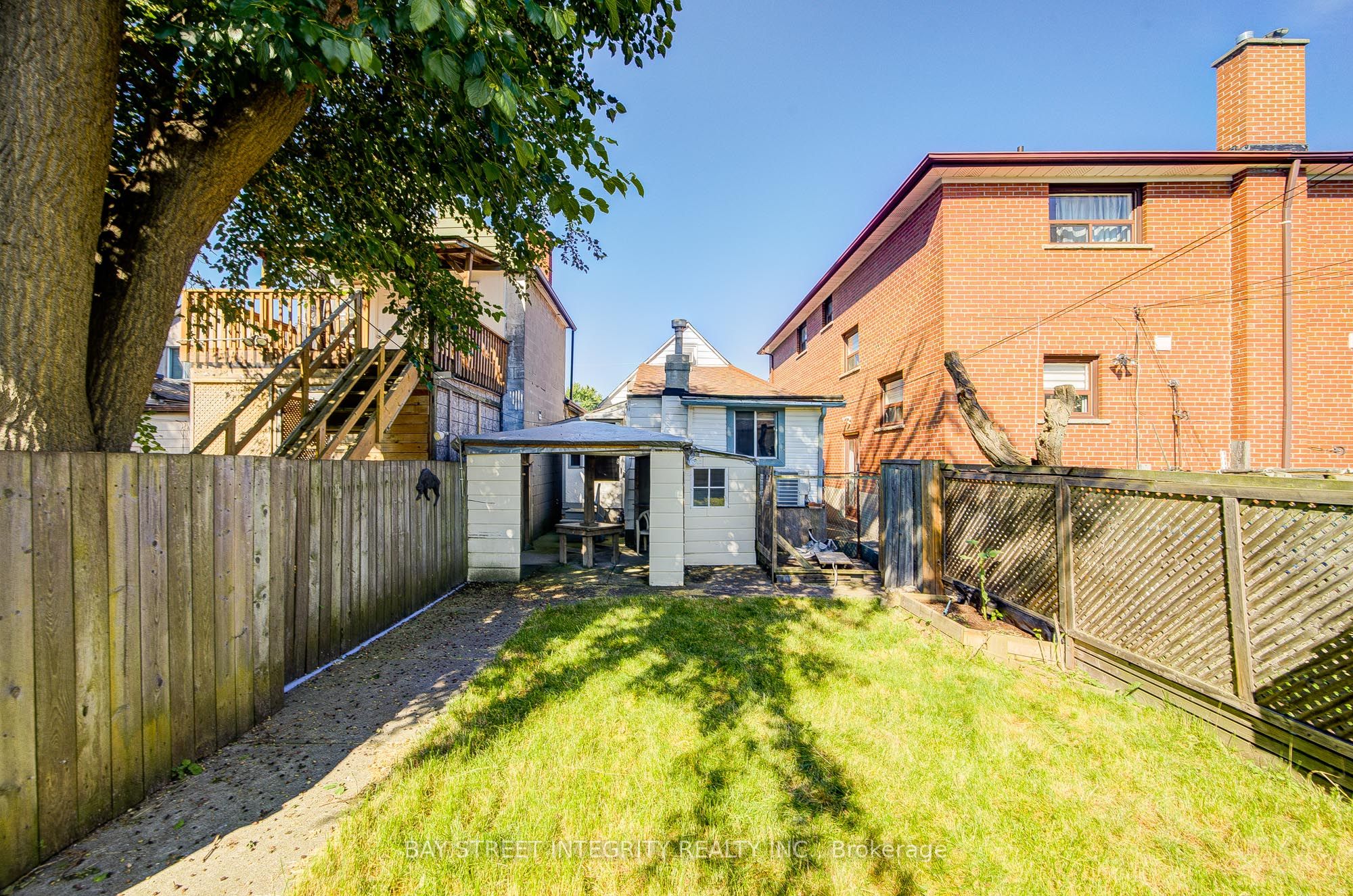 19 Robinson Avenue Property Photo 44
