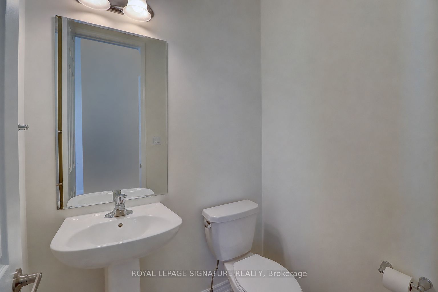 3229 Chimney Swift Crescent Property Photo 11