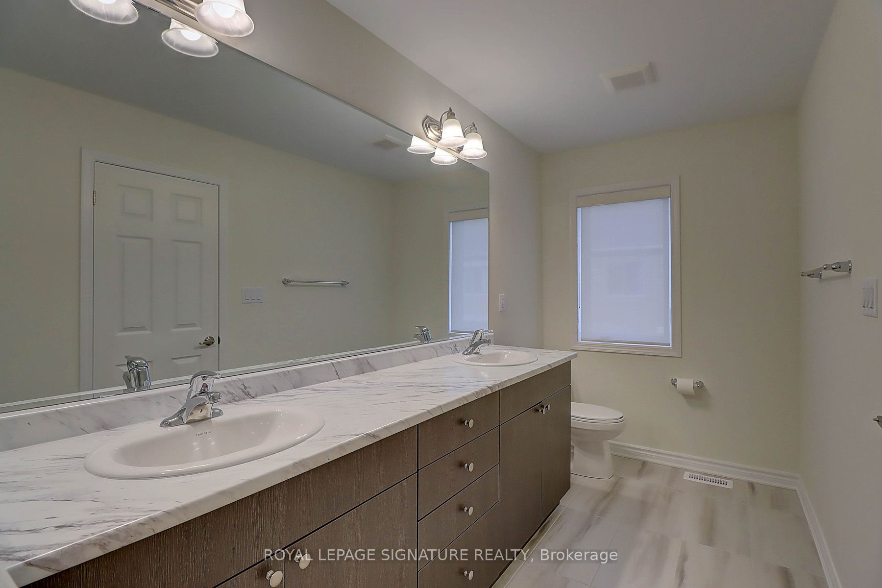 3229 Chimney Swift Crescent Property Photo 17