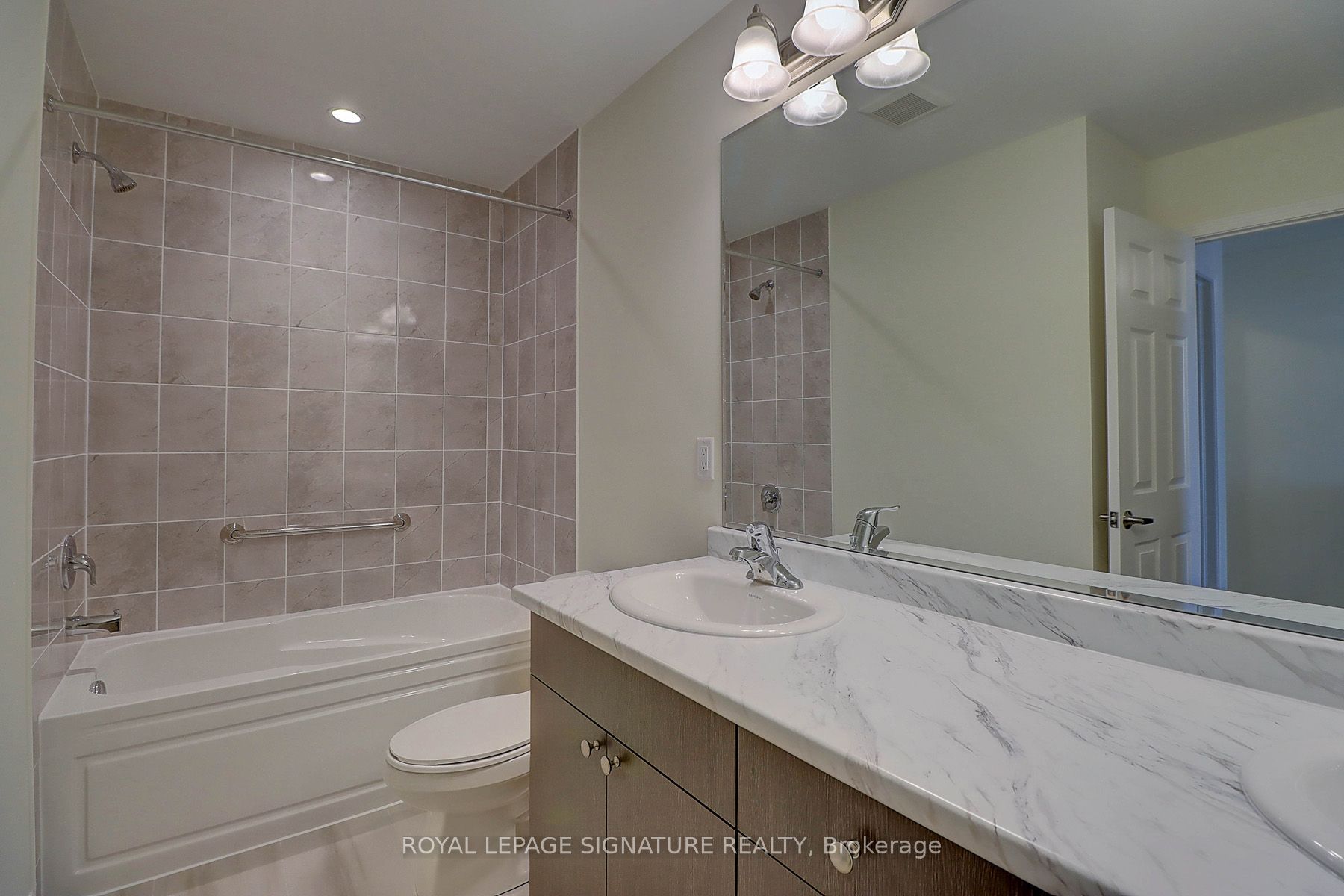 3229 Chimney Swift Crescent Property Photo 22