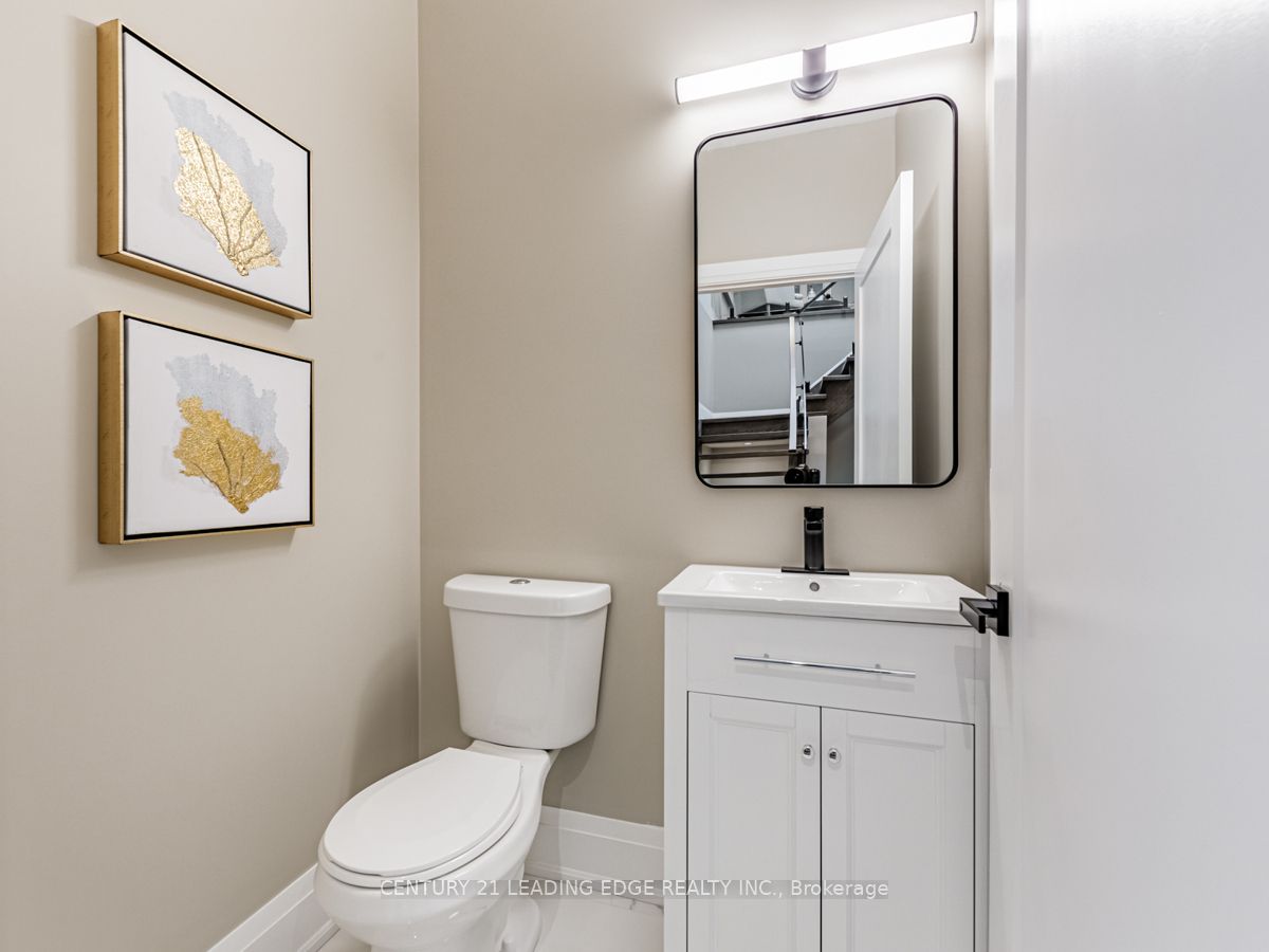 19 Donalda Crescent Upper Property Photo 11