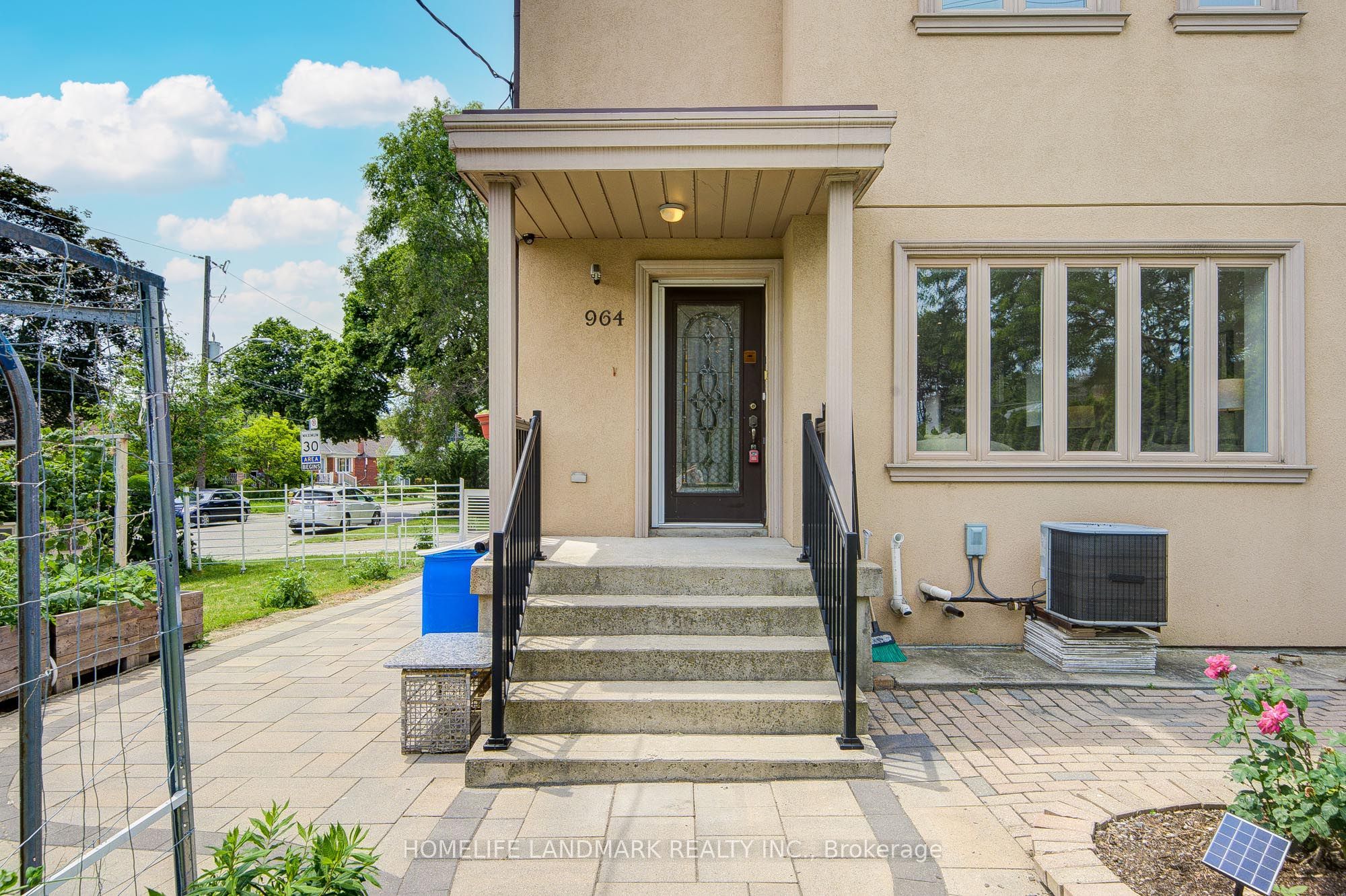 964 Pharmacy Avenue Property Photo 4