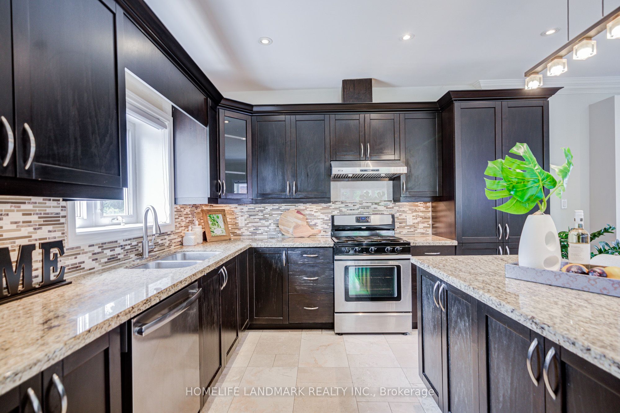 964 Pharmacy Avenue Property Photo 10