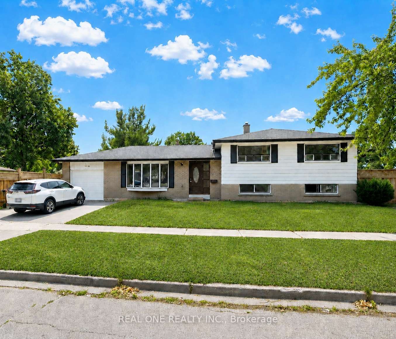 1 Grovenest Drive Property Photo 1