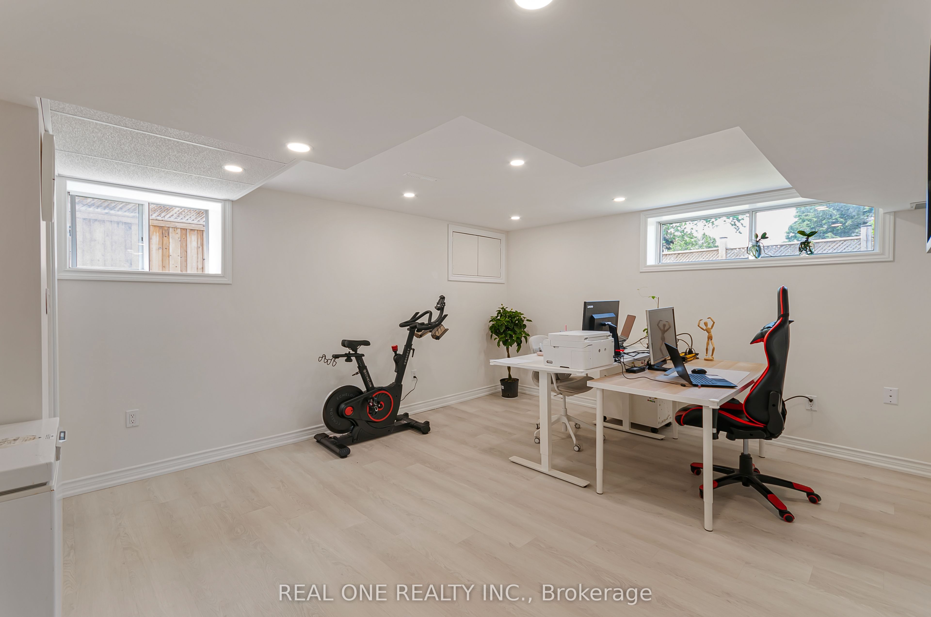 1 Grovenest Drive Property Photo 22
