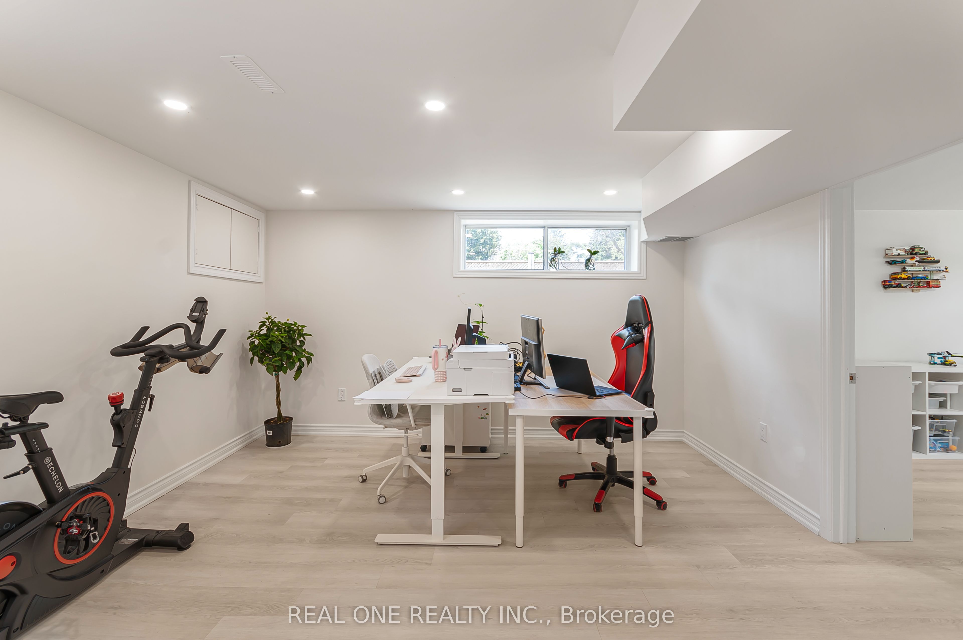 1 Grovenest Drive Property Photo 23