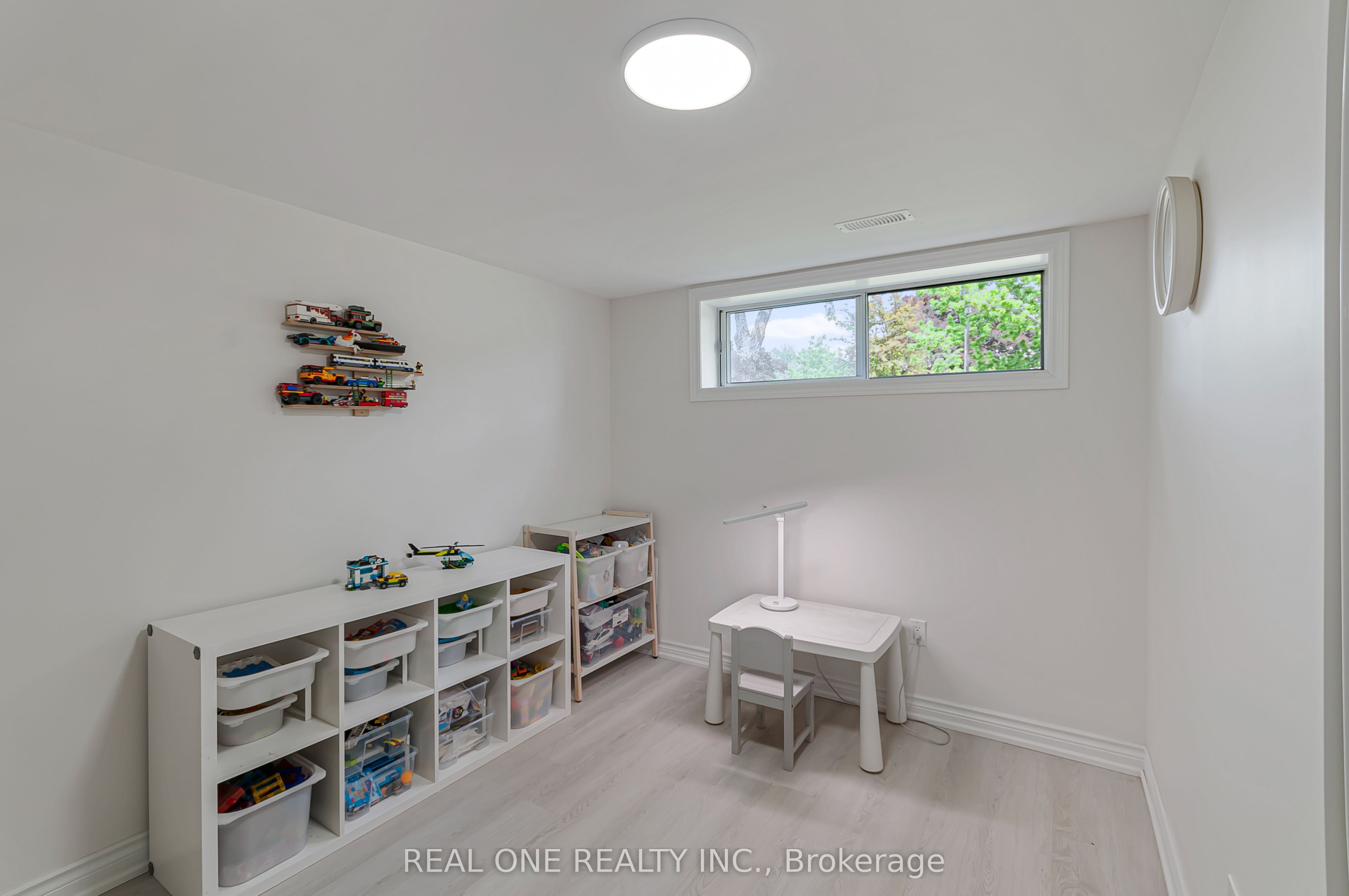 1 Grovenest Drive Property Photo 25
