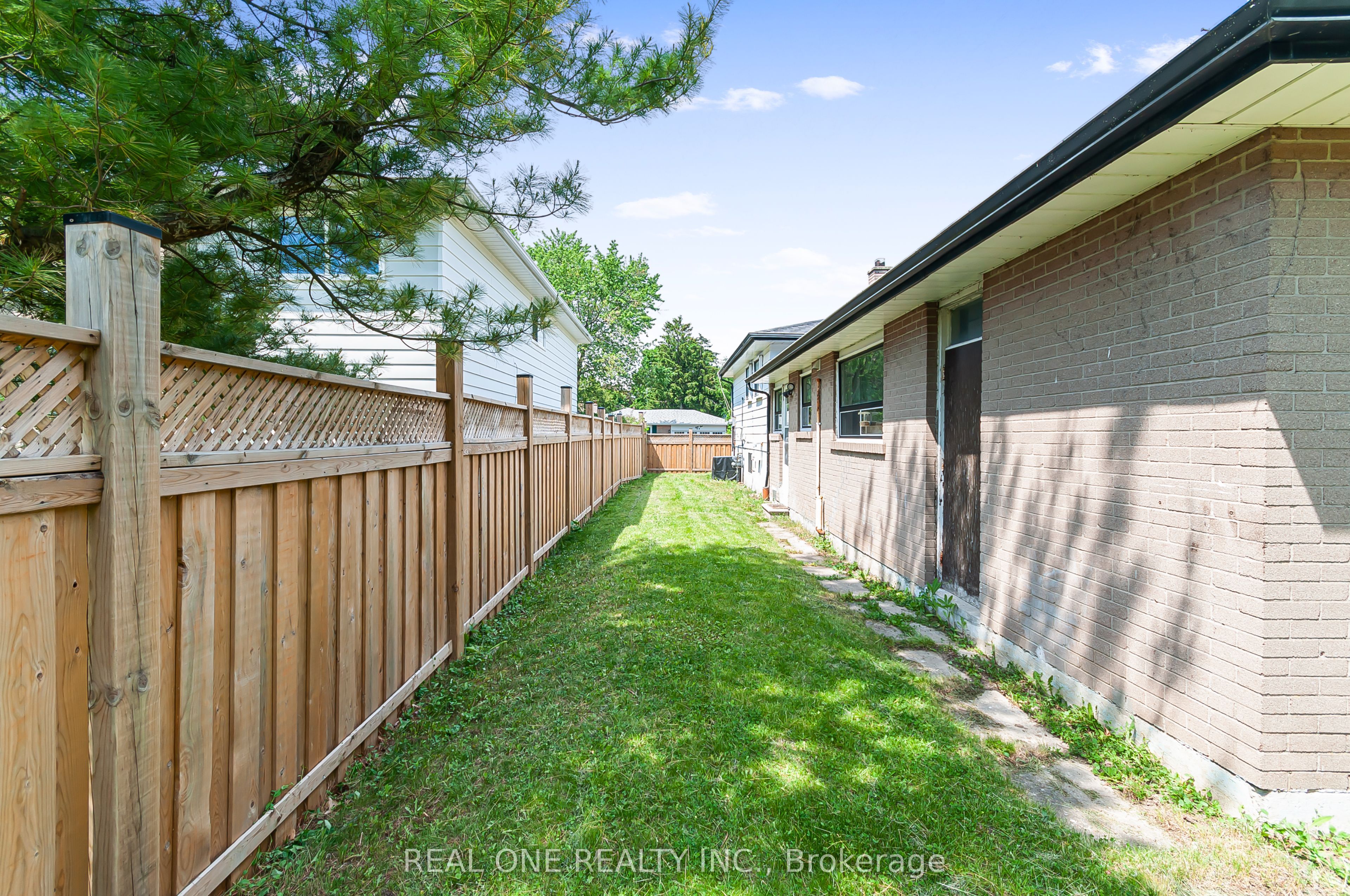 1 Grovenest Drive Property Photo 29