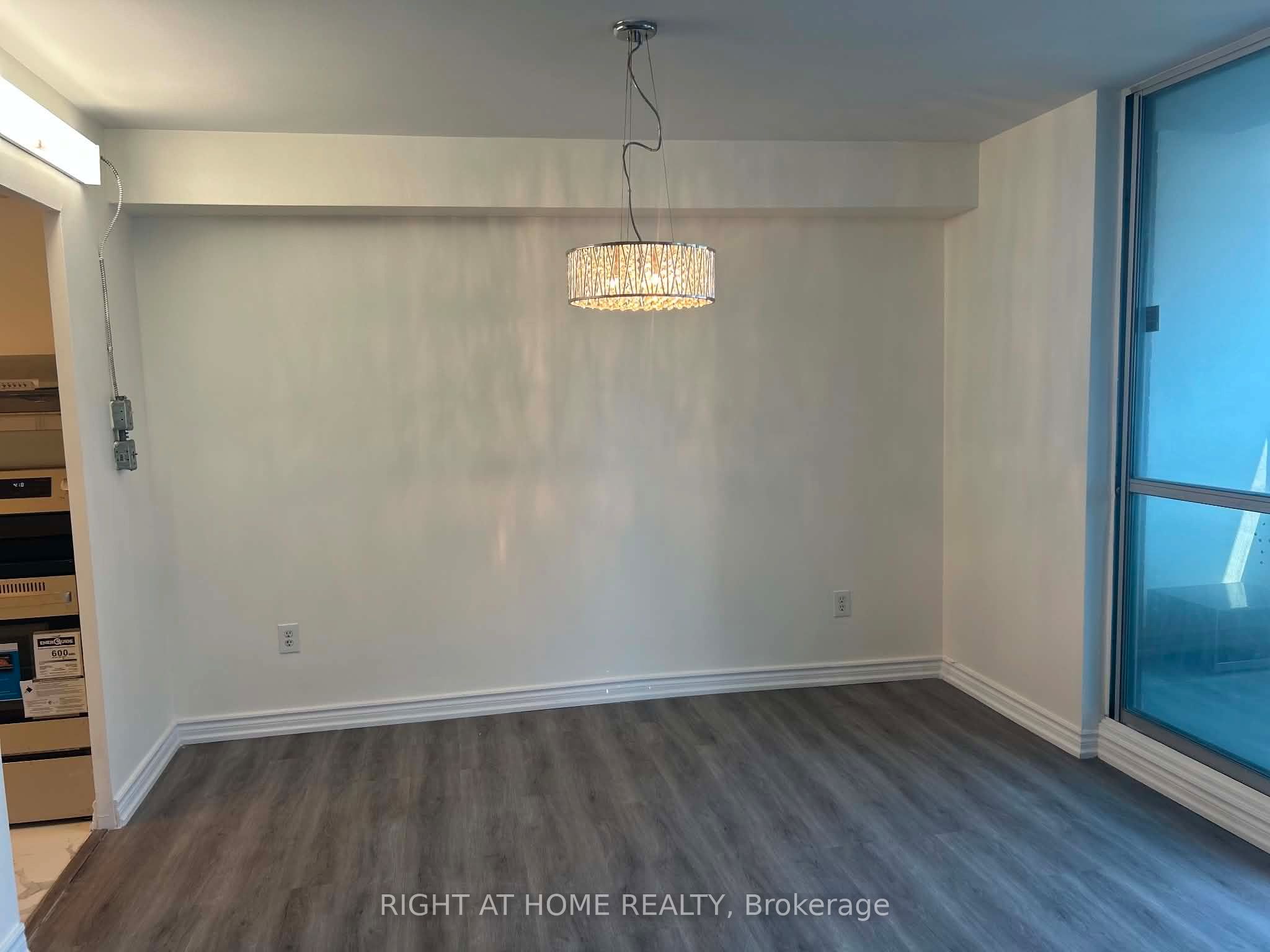 5 Massey Square 1508 Property Photo 12