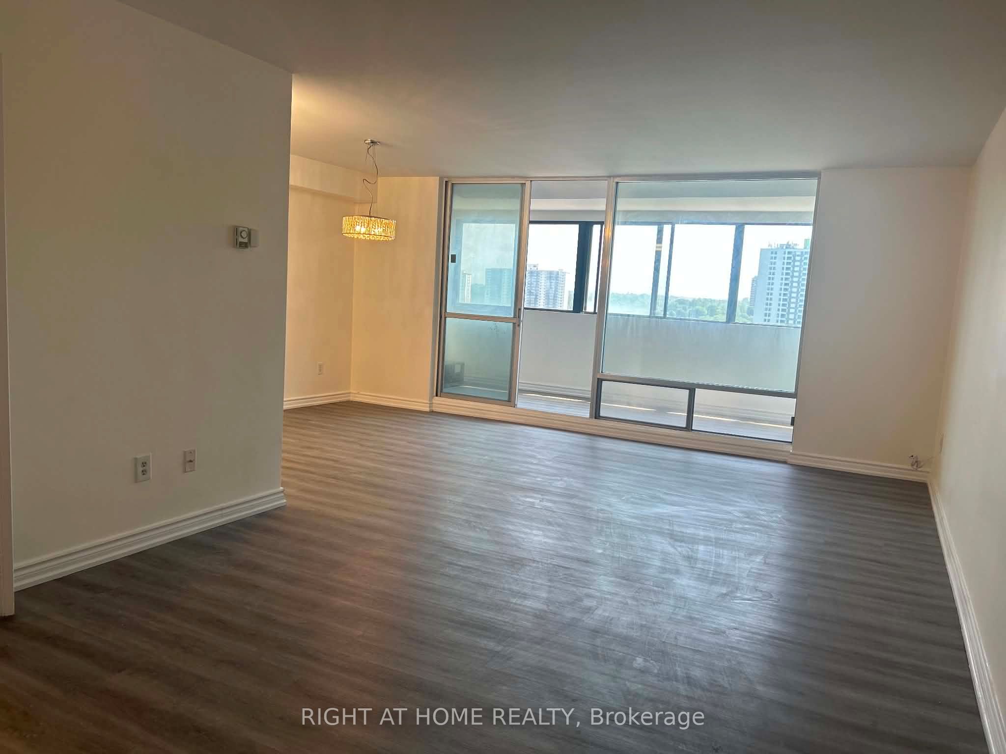 5 Massey Square 1508 Property Photo 15