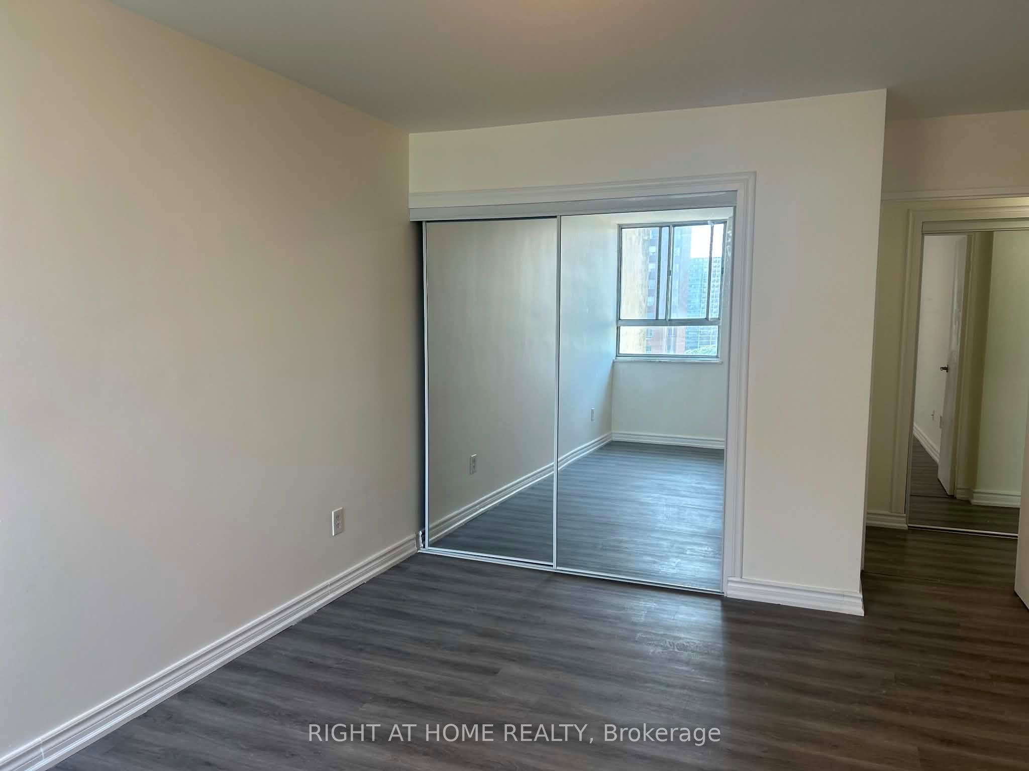 5 Massey Square 1508 Property Photo 17