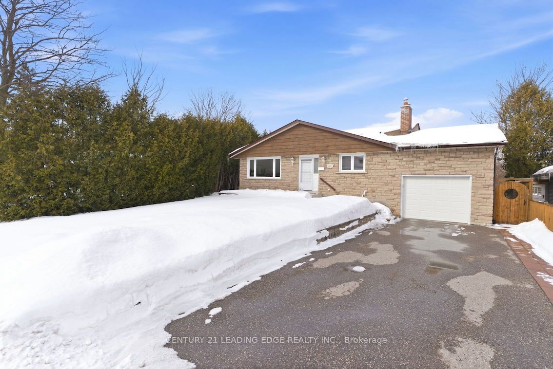 581 Arnhem Drive Property Photo 3