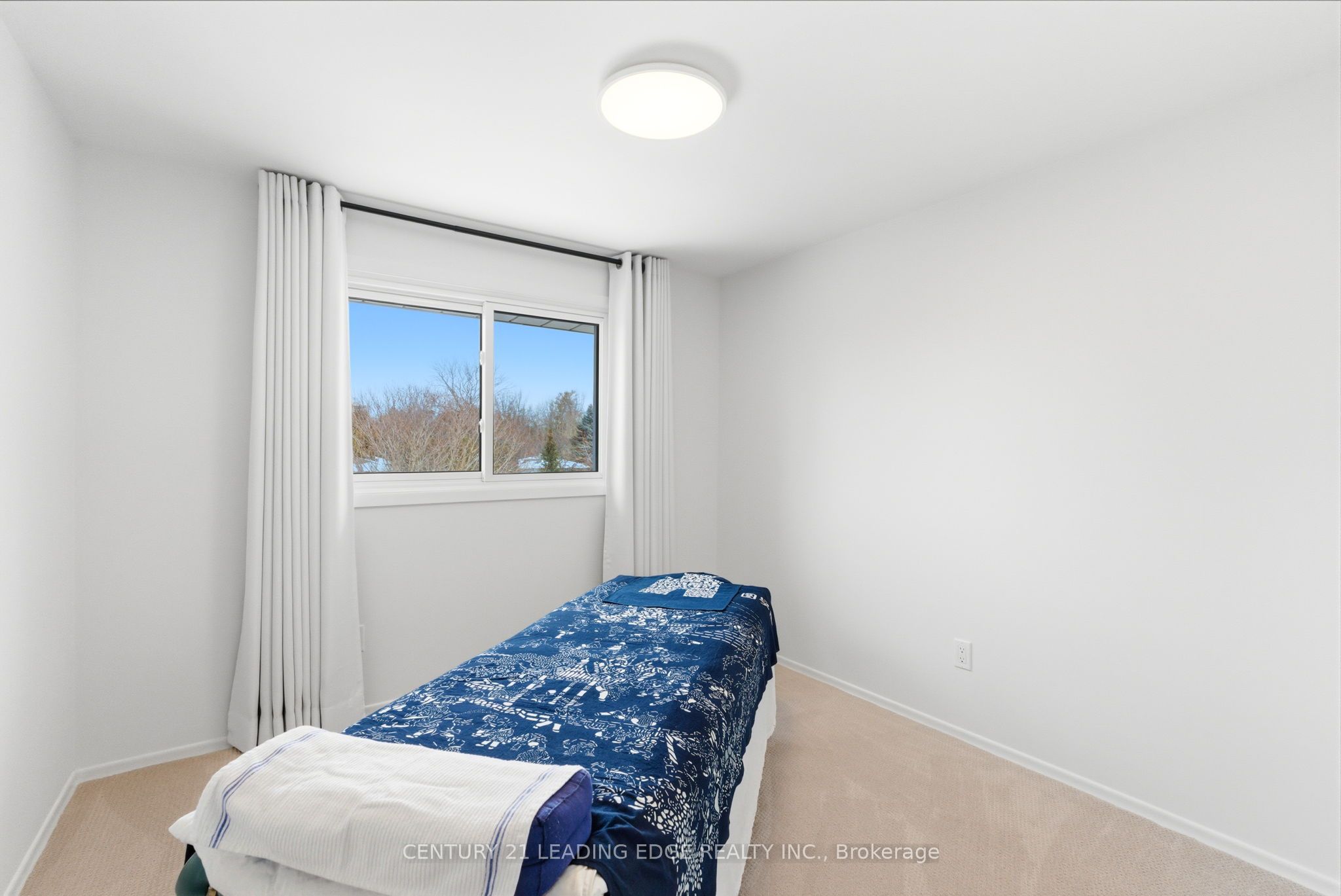 581 Arnhem Drive Property Photo 24