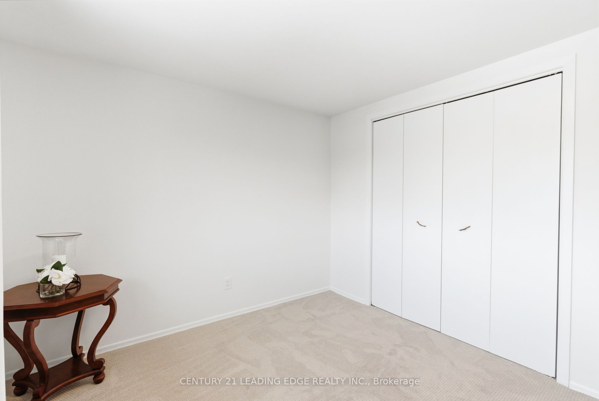 581 Arnhem Drive Property Photo 27