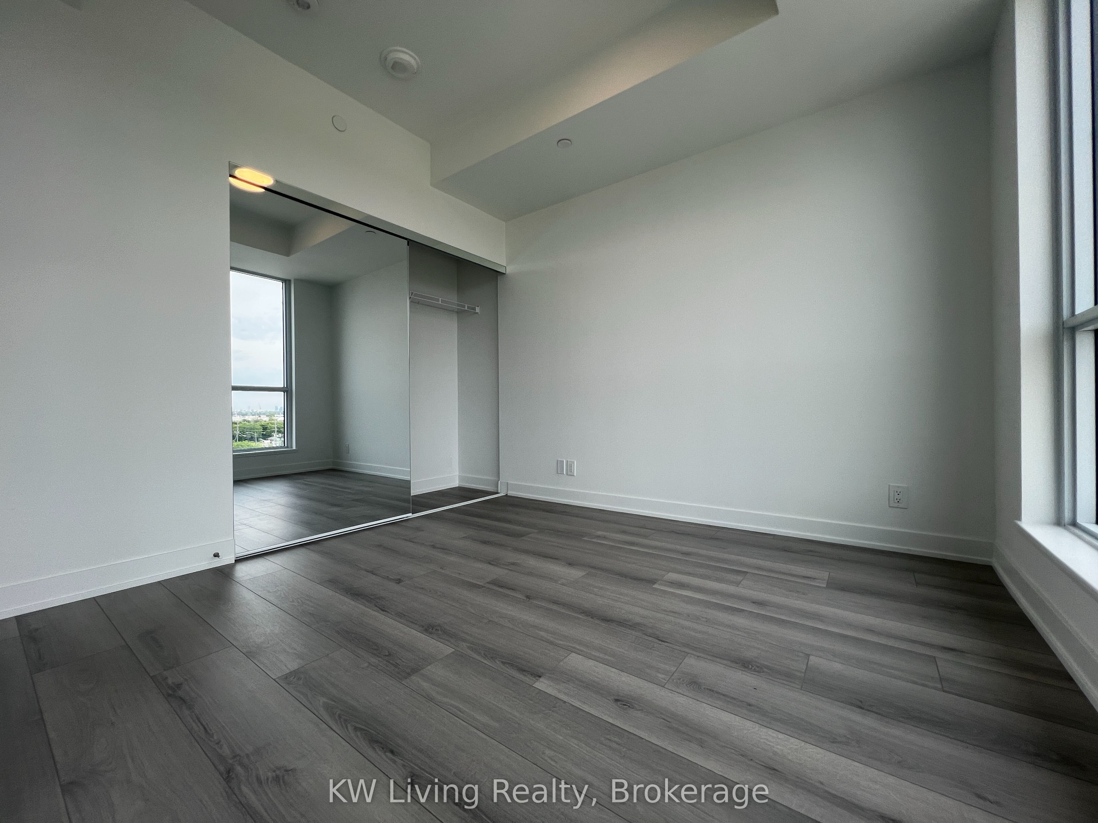 20 Deans Drive 602 Property Photo 5