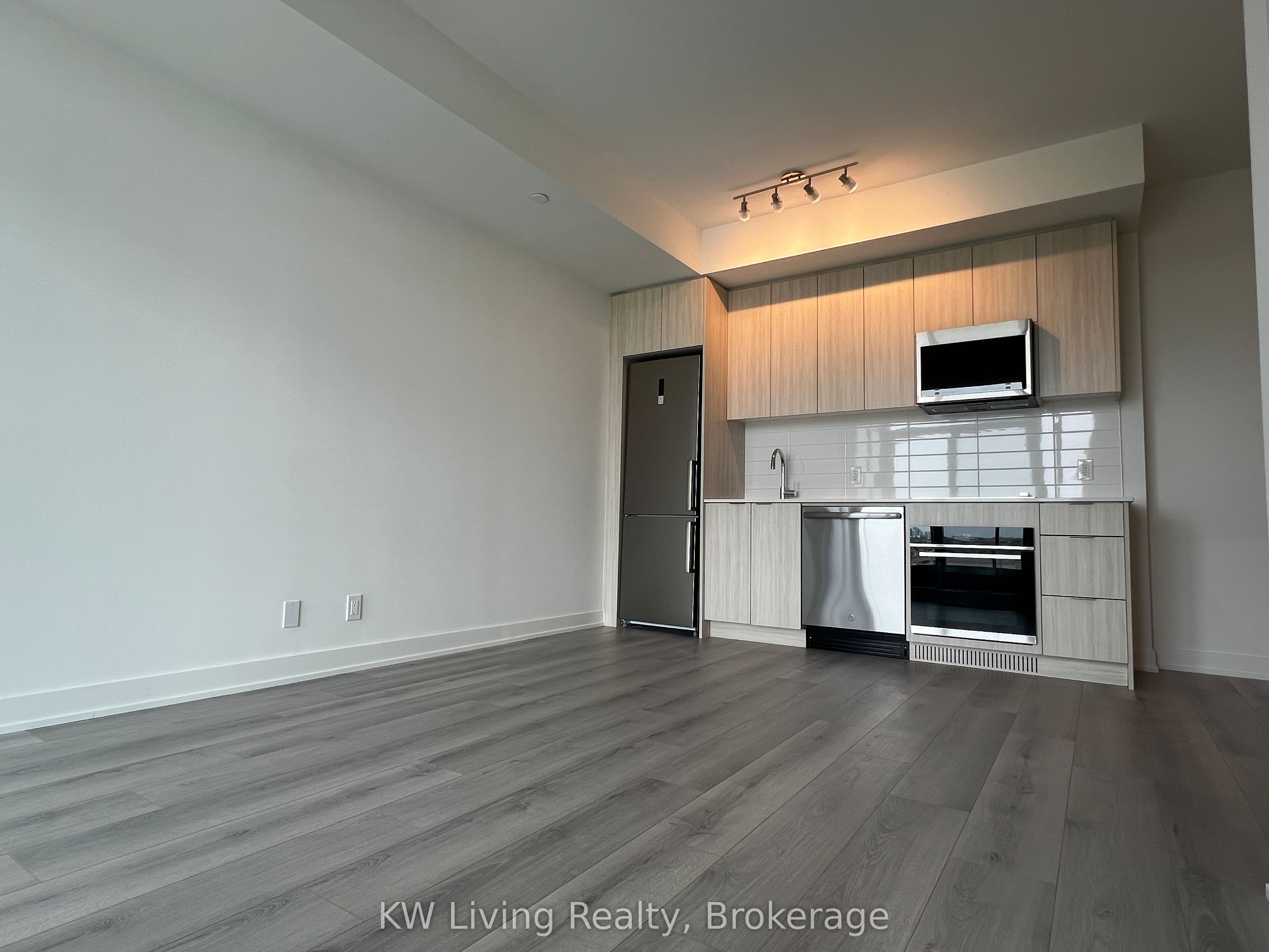 20 Deans Drive 602 Property Photo 6