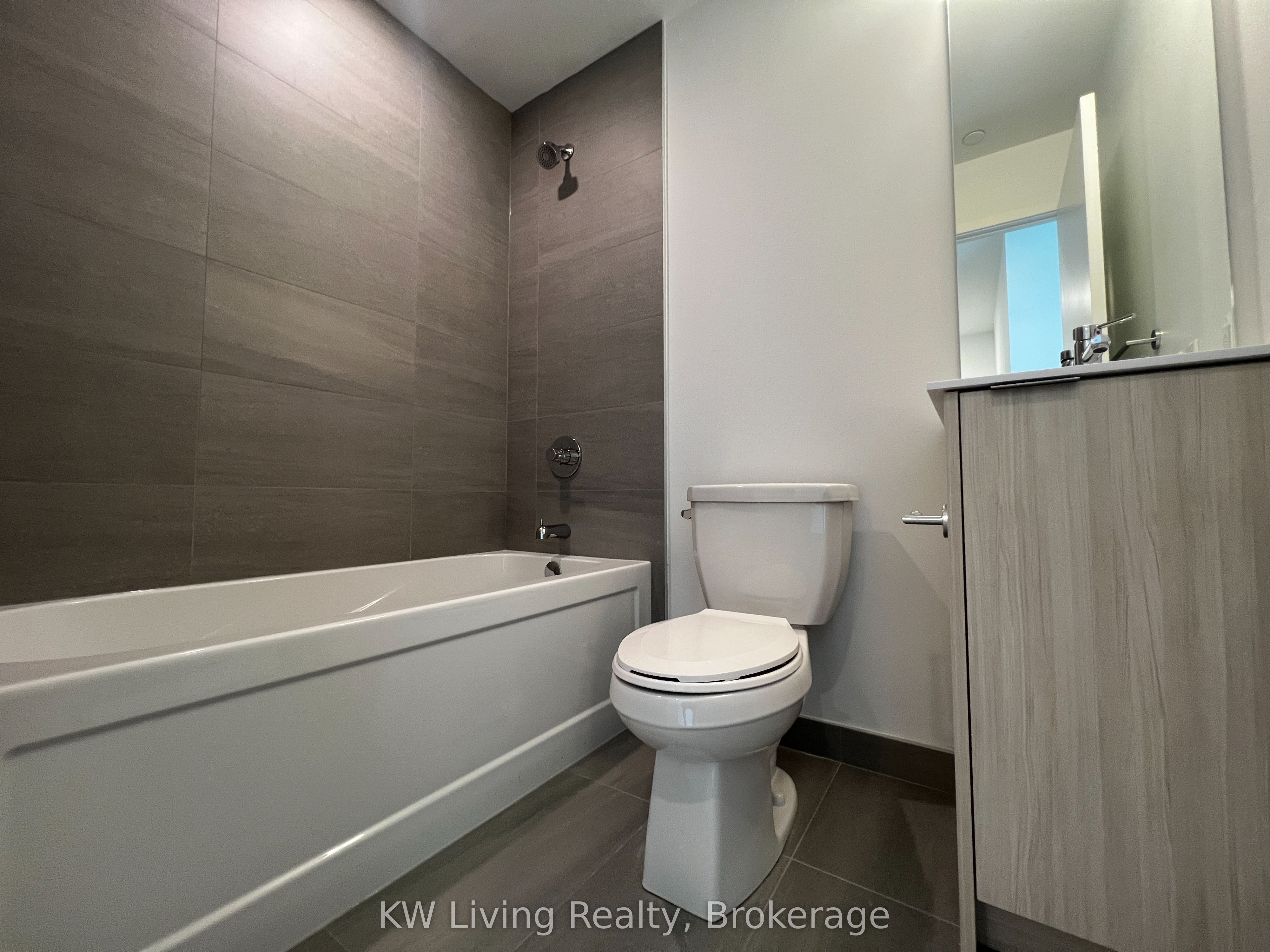 20 Deans Drive 602 Property Photo 8
