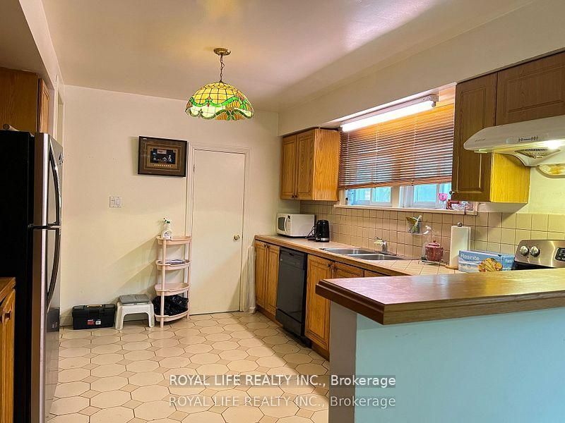 33 Agincourt Drive Property Photo 5