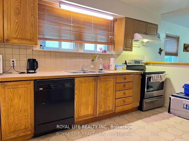 33 Agincourt Drive Property Photo 10