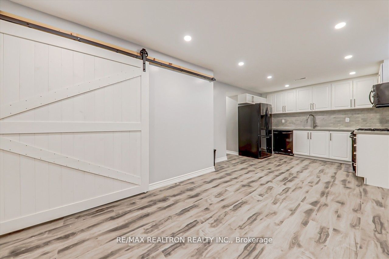 635 Beckworth Square Bsmt Property Photo 6