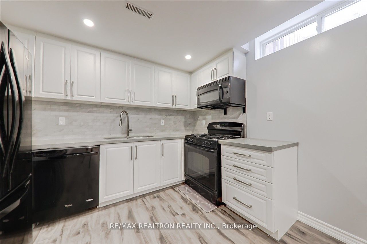 635 Beckworth Square Bsmt Property Photo 9