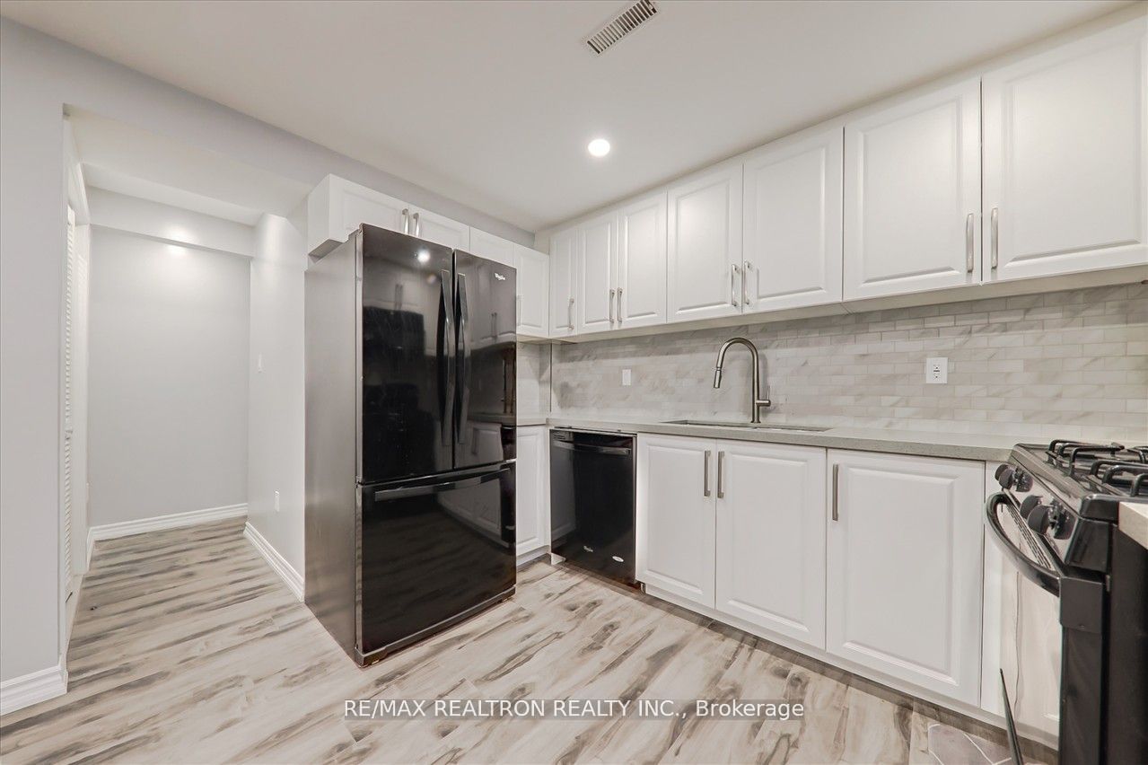 635 Beckworth Square Bsmt Property Photo 10