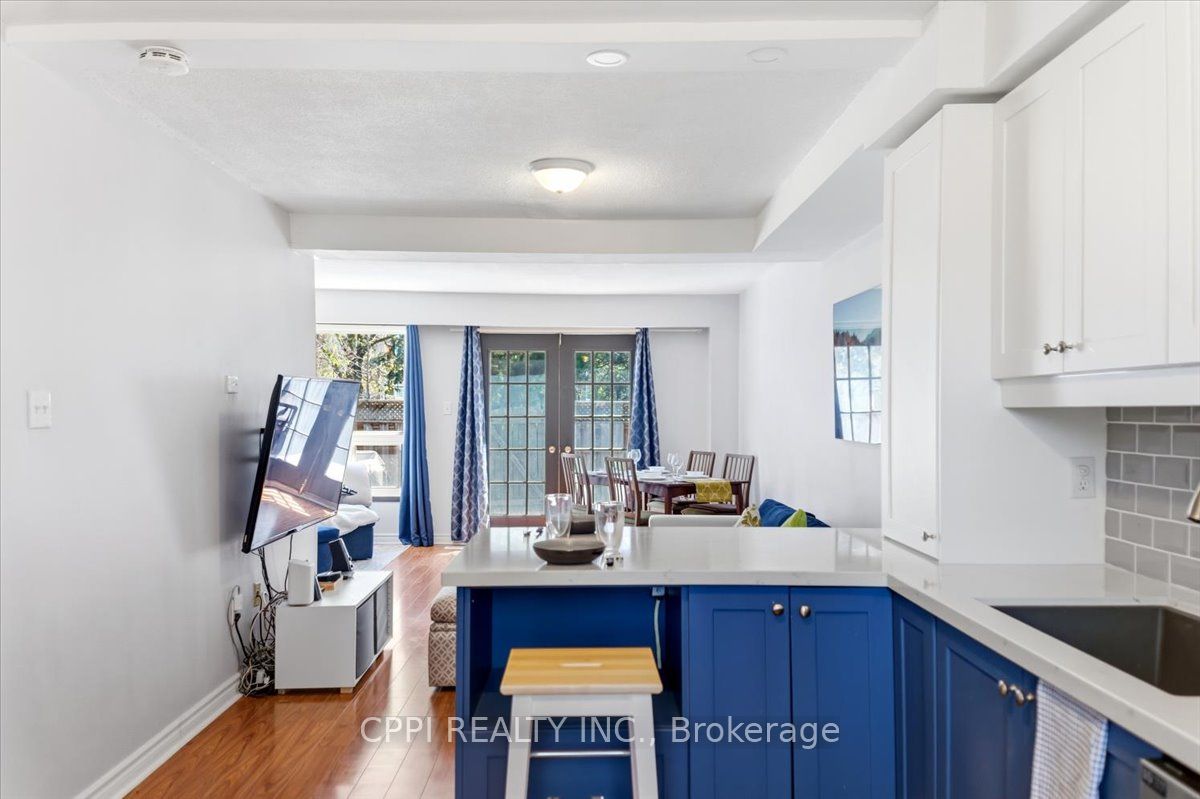 2 Davisbrook Boulevard 14 Property Photo 6