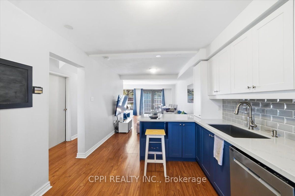 2 Davisbrook Boulevard 14 Property Photo 8
