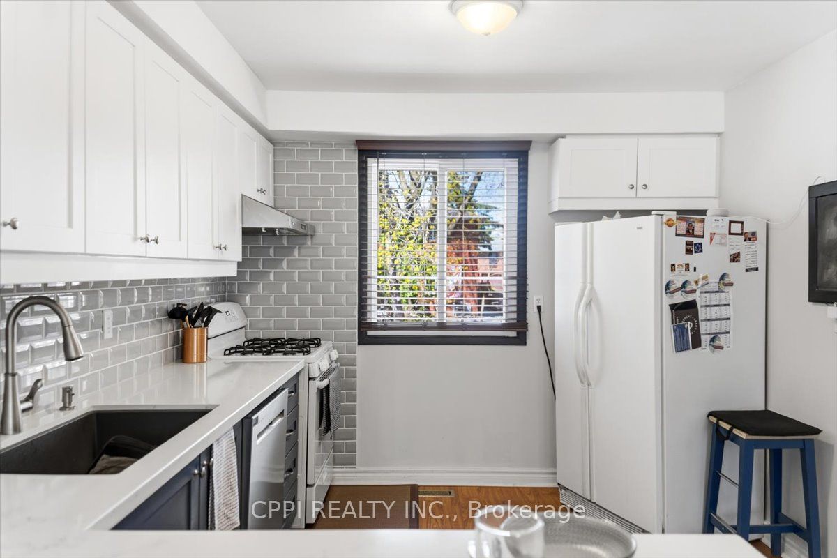2 Davisbrook Boulevard 14 Property Photo 11