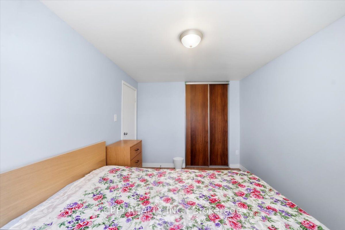 2 Davisbrook Boulevard 14 Property Photo 28