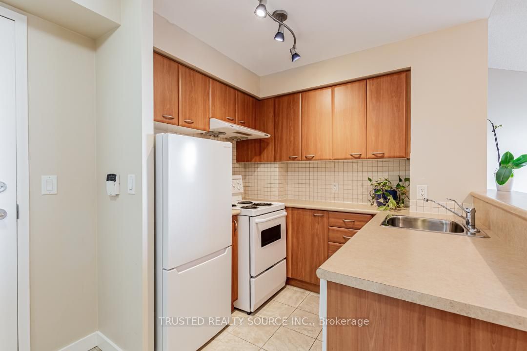 38 Lee Centre Drive 906 Property Photo 8