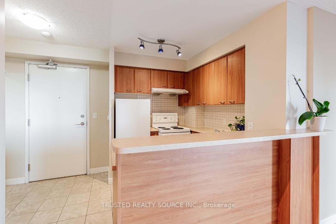 38 Lee Centre Drive 906 Property Photo 10