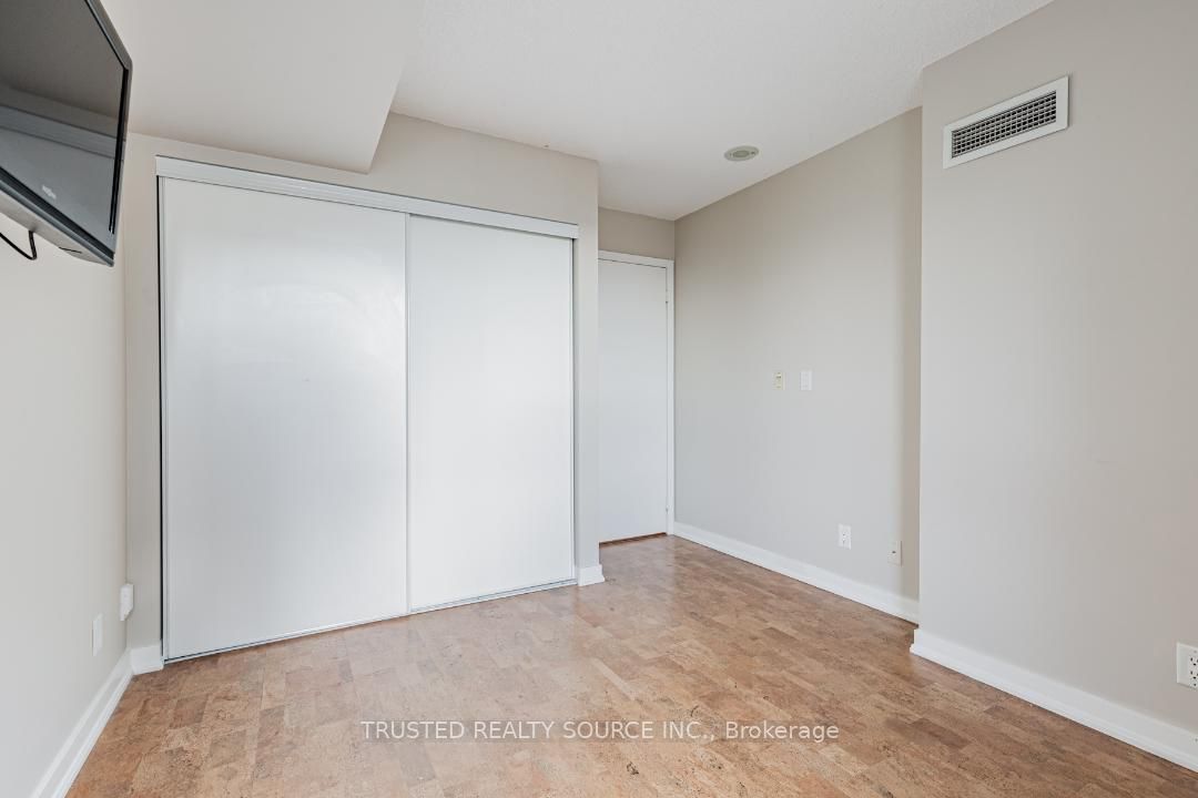 38 Lee Centre Drive 906 Property Photo 16