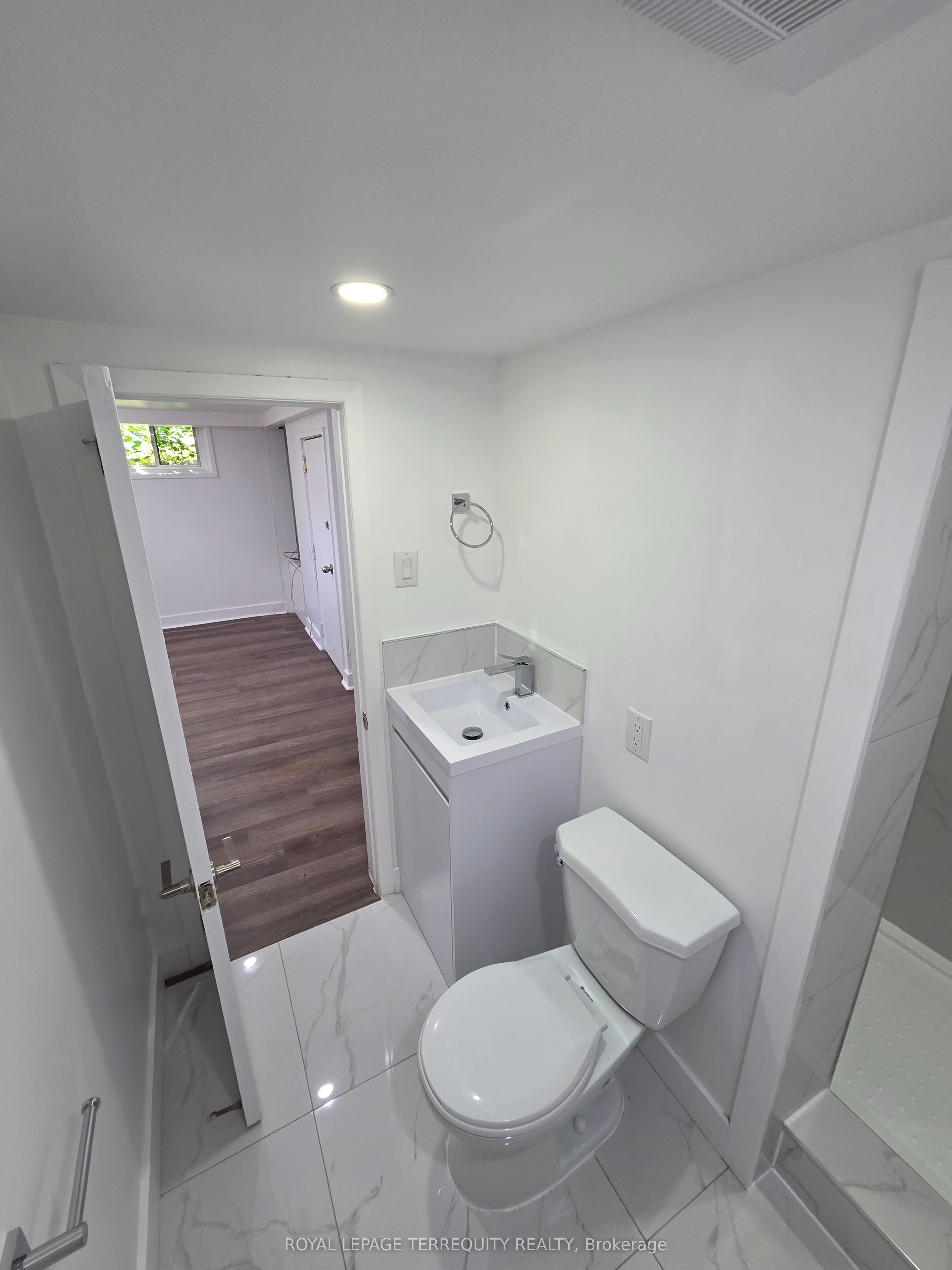 214 Clonmore Drive Property Photo 5